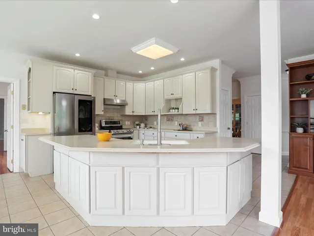 $1,199,000 | 9812 Pembroke Drive, Hagerstown, MD 21740