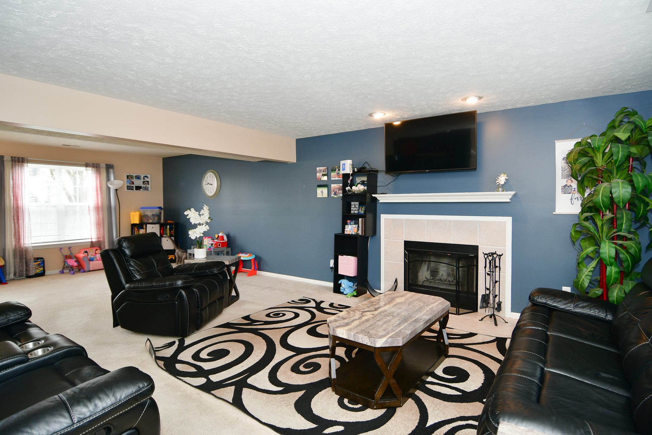 6424 Furnas Road Indianapolis, IN 46221 - Photo 2 of 44