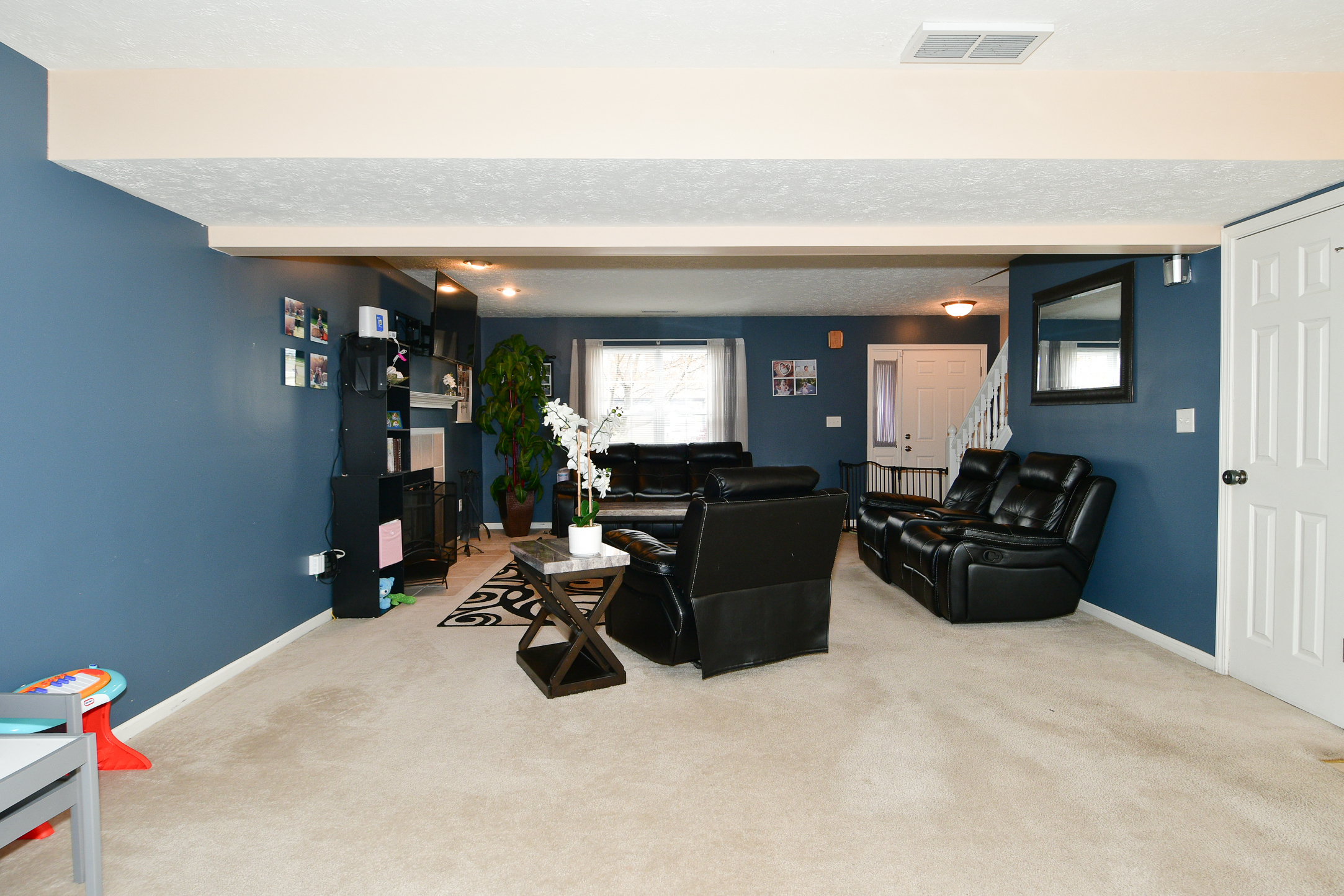 6424 Furnas Road Indianapolis, IN 46221 - Photo 4 of 44