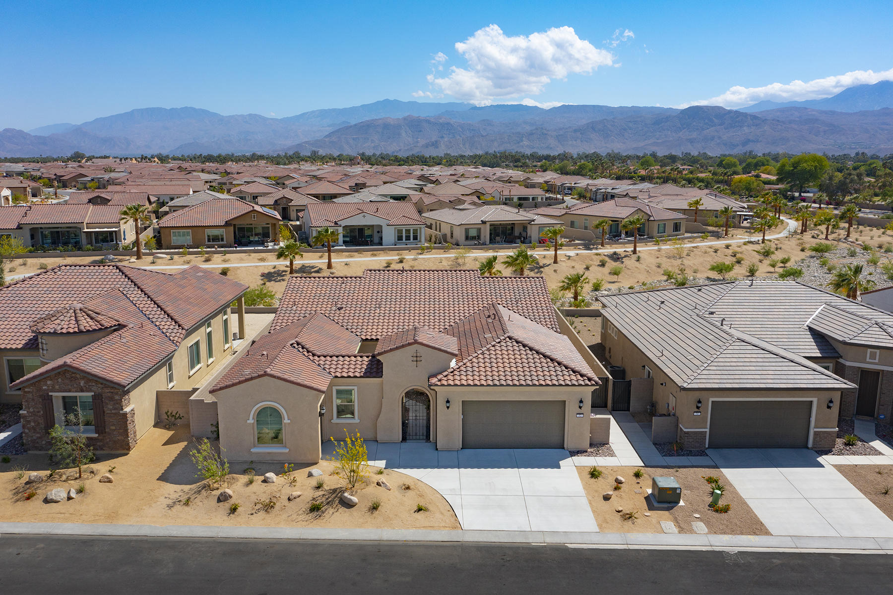 DRONE FRONT TO BACK MLS