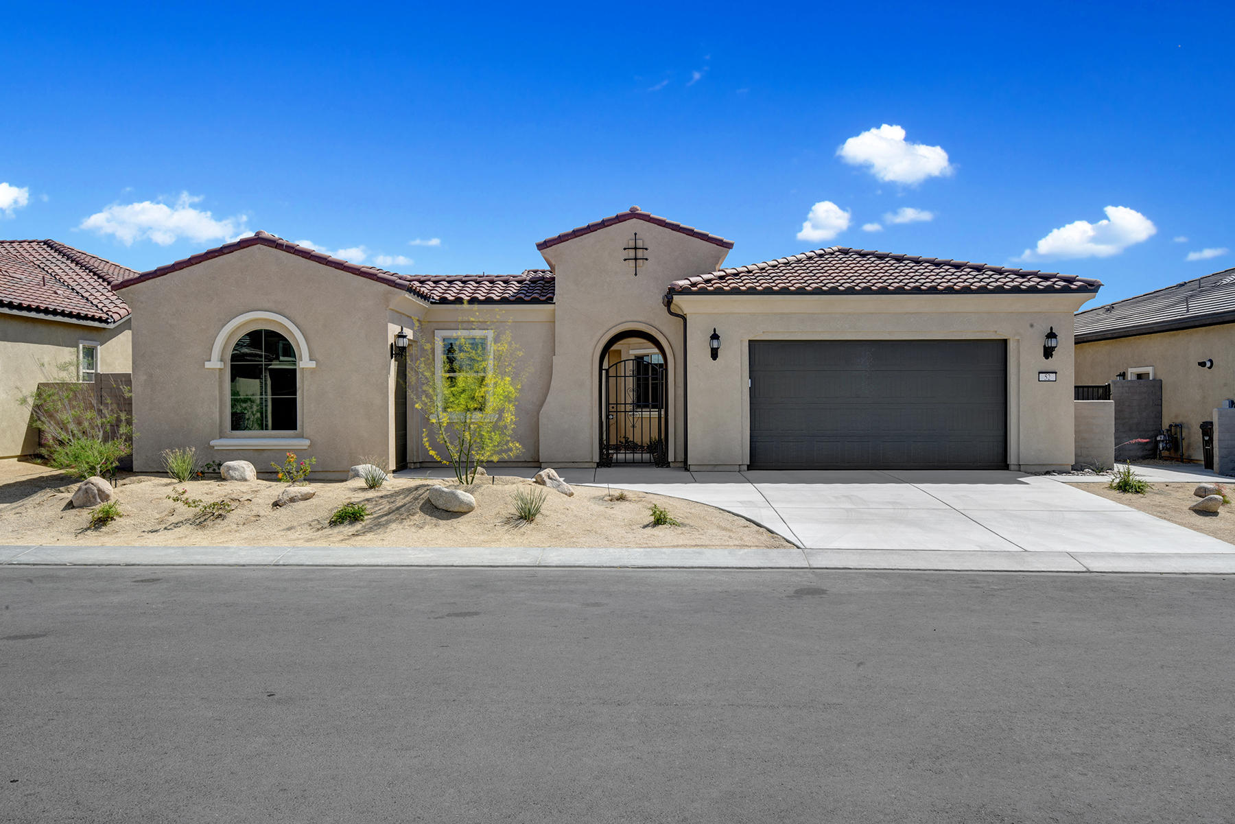 52 Cork Tree Rancho Mirage, CA 92270 - Photo 2 of 47 FRONT OF HOUSE MLS