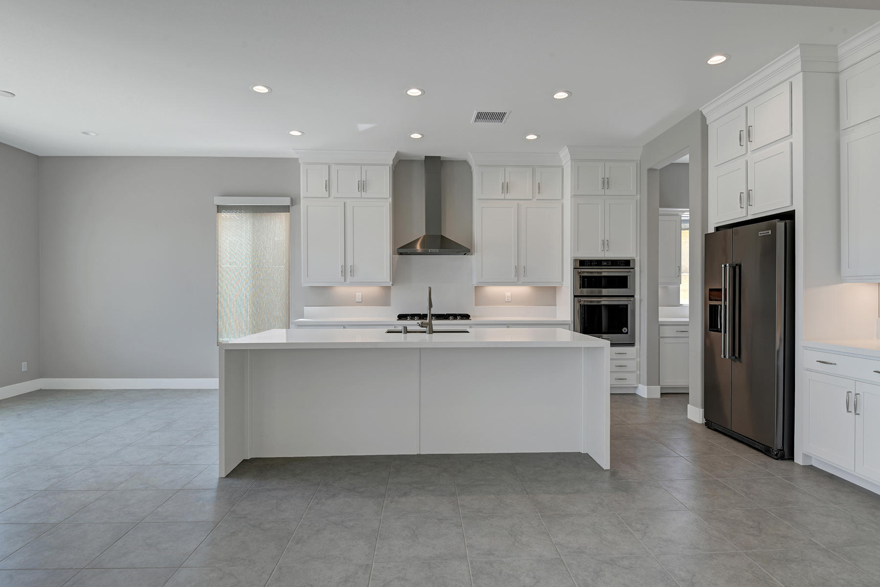 52 Cork Tree Rancho Mirage, CA 92270 - Photo 16 of 47 KITCHEN STRAIGHT ON MLS