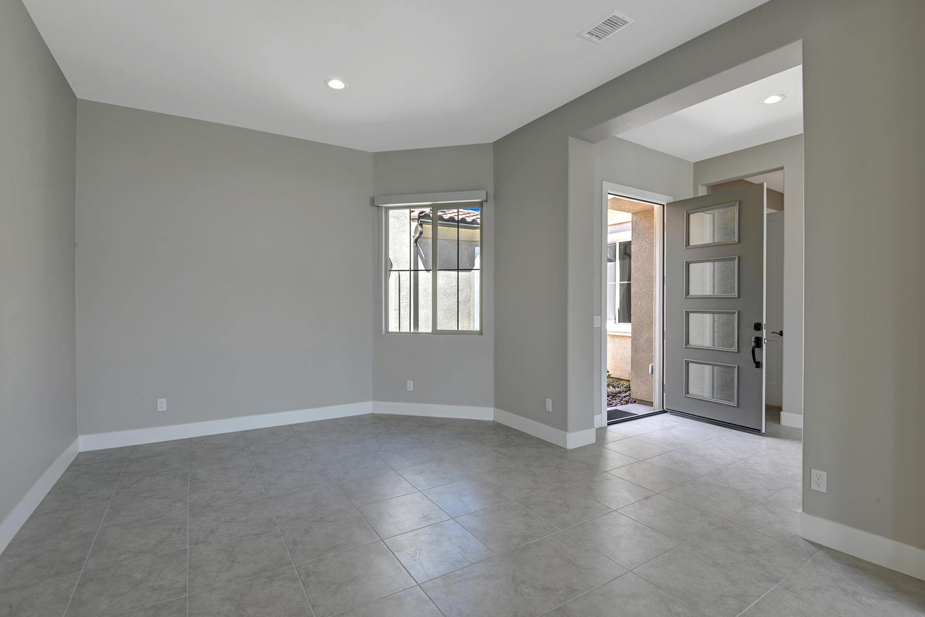 52 Cork Tree Rancho Mirage, CA 92270 - Photo 26 of 47 DINING ROOM TO ENTRY MLS