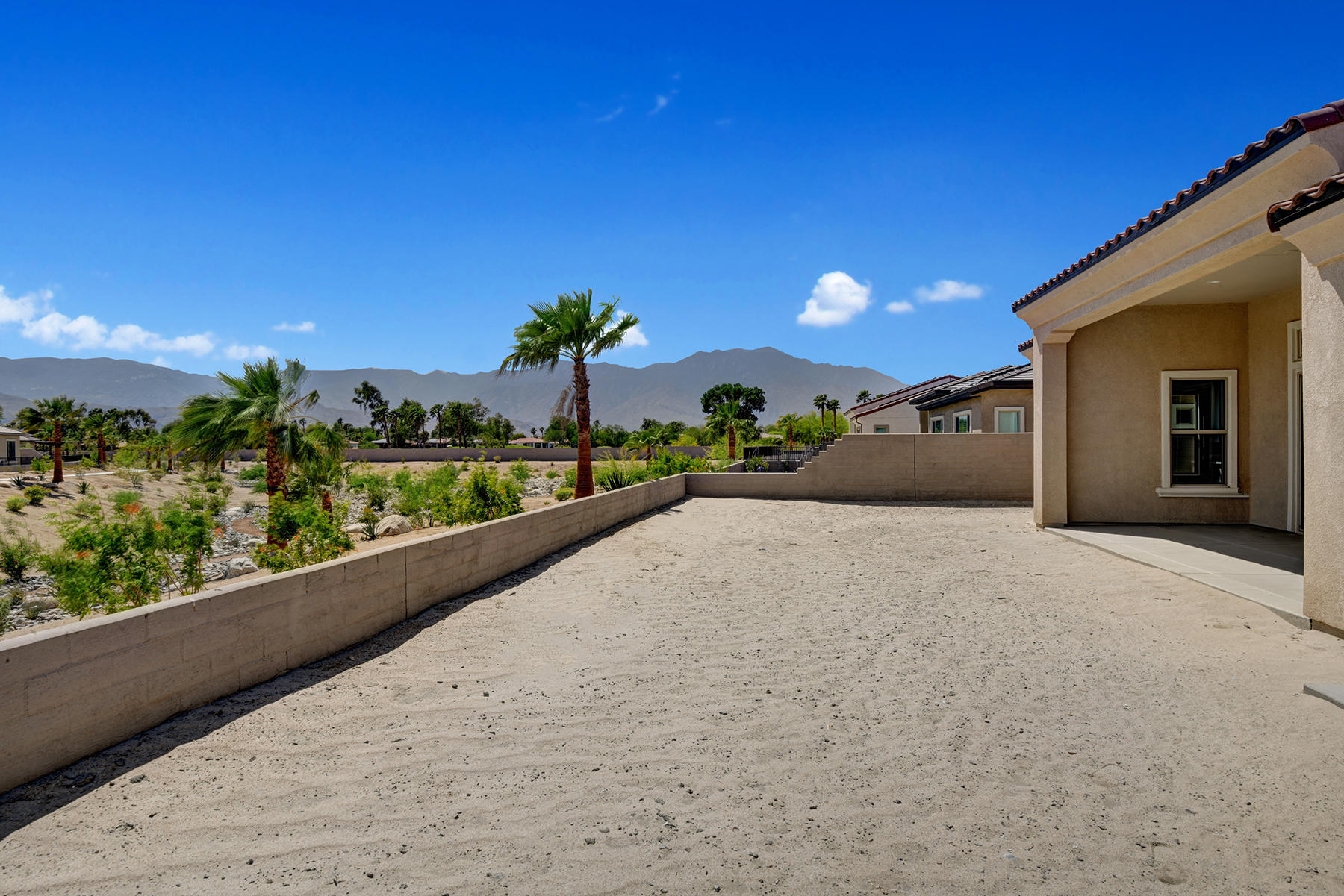 52 Cork Tree Rancho Mirage, CA 92270 - Photo 4 of 47 BACK YARD TO MOUNTAINS MLS