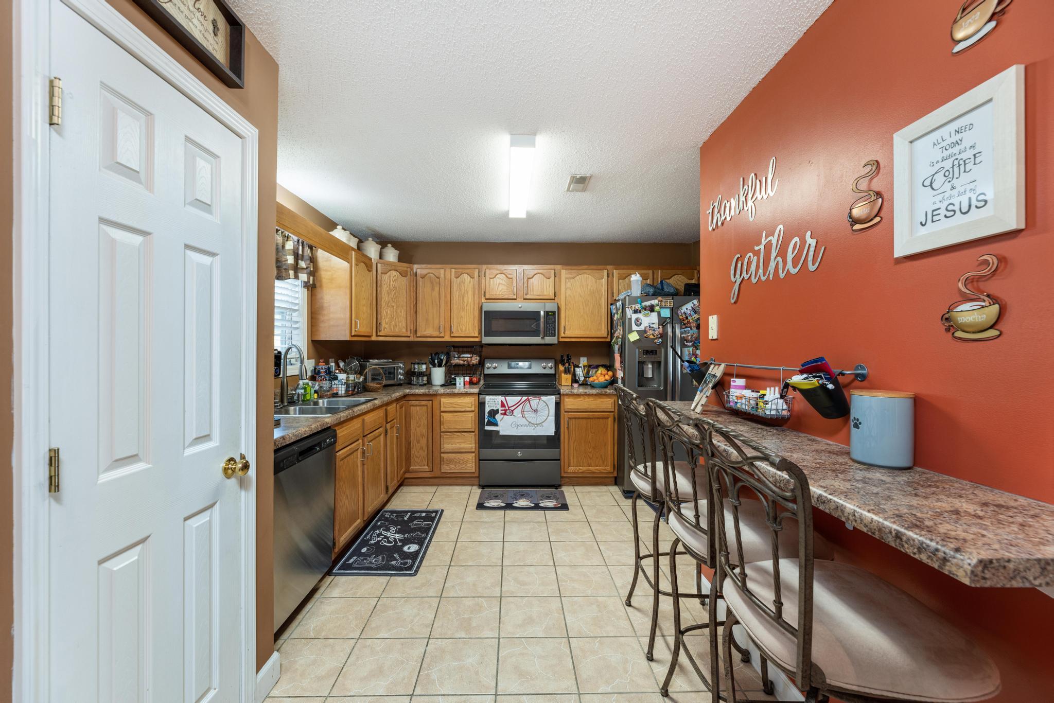 2101 Cherokee Road, Unit 10 Johnson City, TN 37604 - Photo 5 of 26 IMG_6917