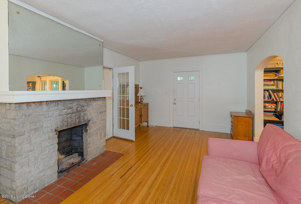909 Greenleaf Road Louisville, KY 40213 - Photo 5 of 19 DSC_4500-1