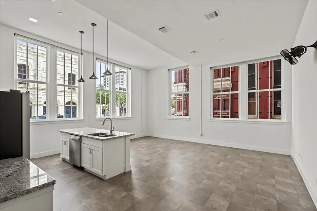 $3,000 | 2102 Mechanic Street, Unit 101, Galveston, TX 77550