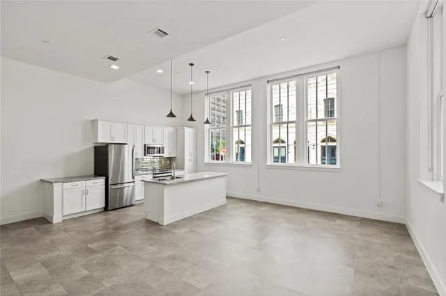 $3,000 | 2102 Mechanic Street, Unit 101, Galveston, TX 77550