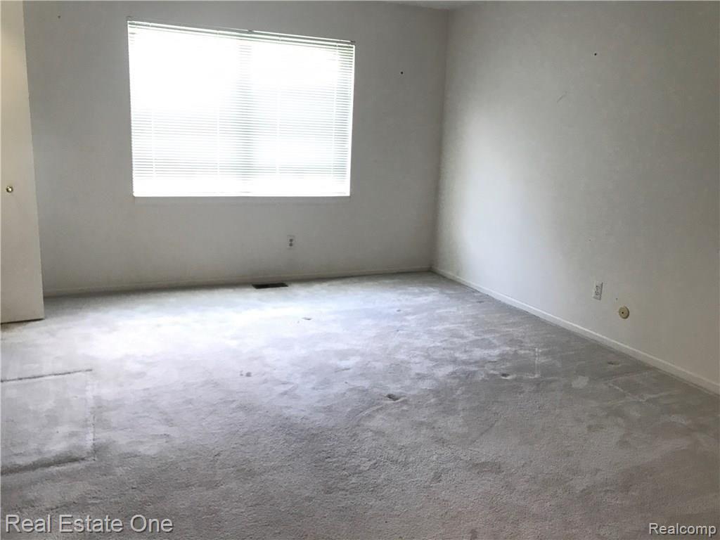 42065 Ridge Road West Novi, MI 48375 - Photo 11 of 14