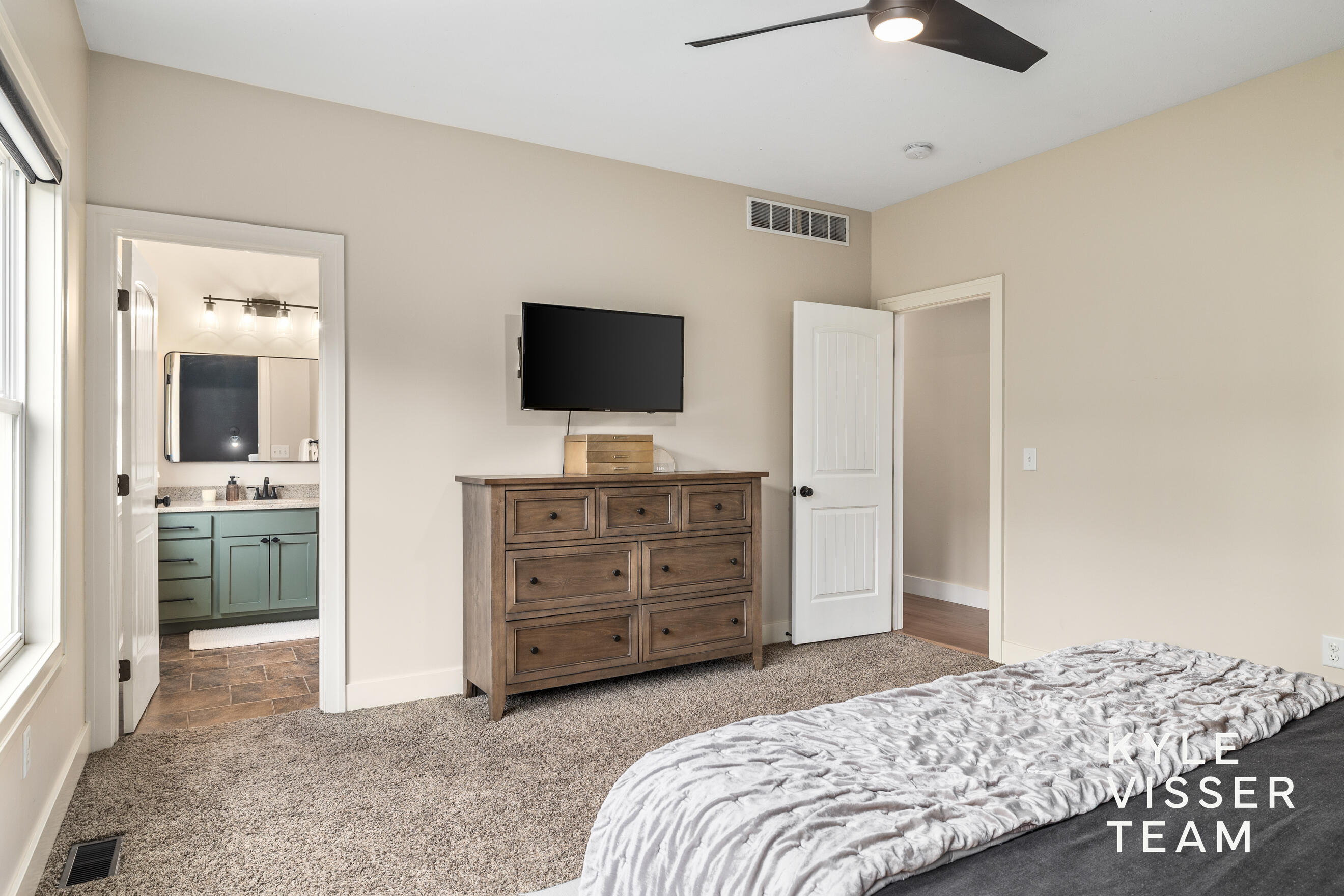 4069 Amazon Drive Lowell, MI 49331 - Photo 29 of 64 Primary Bed