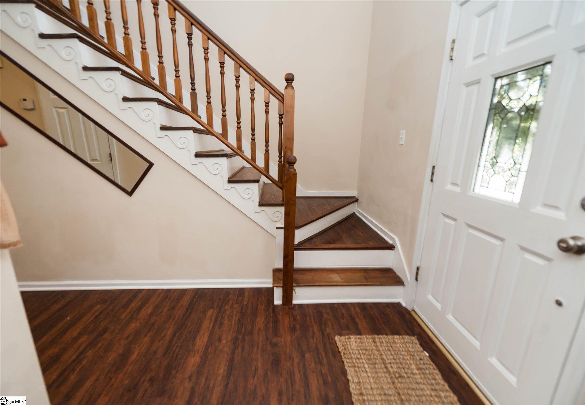 228 Hardwood Road Greenville, SC 29607 - Photo 2 of 29 Gallery Image 2