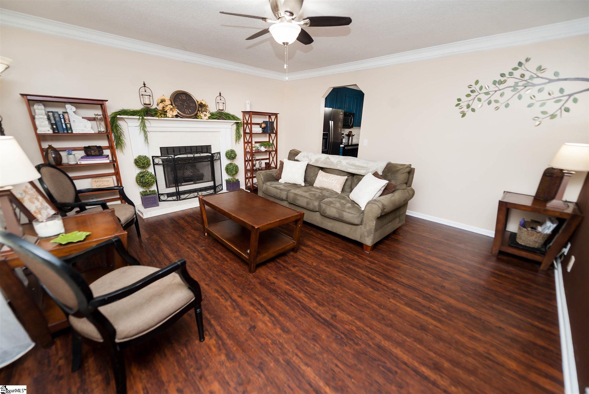 228 Hardwood Road Greenville, SC 29607 - Photo 3 of 29 Gallery Image 3