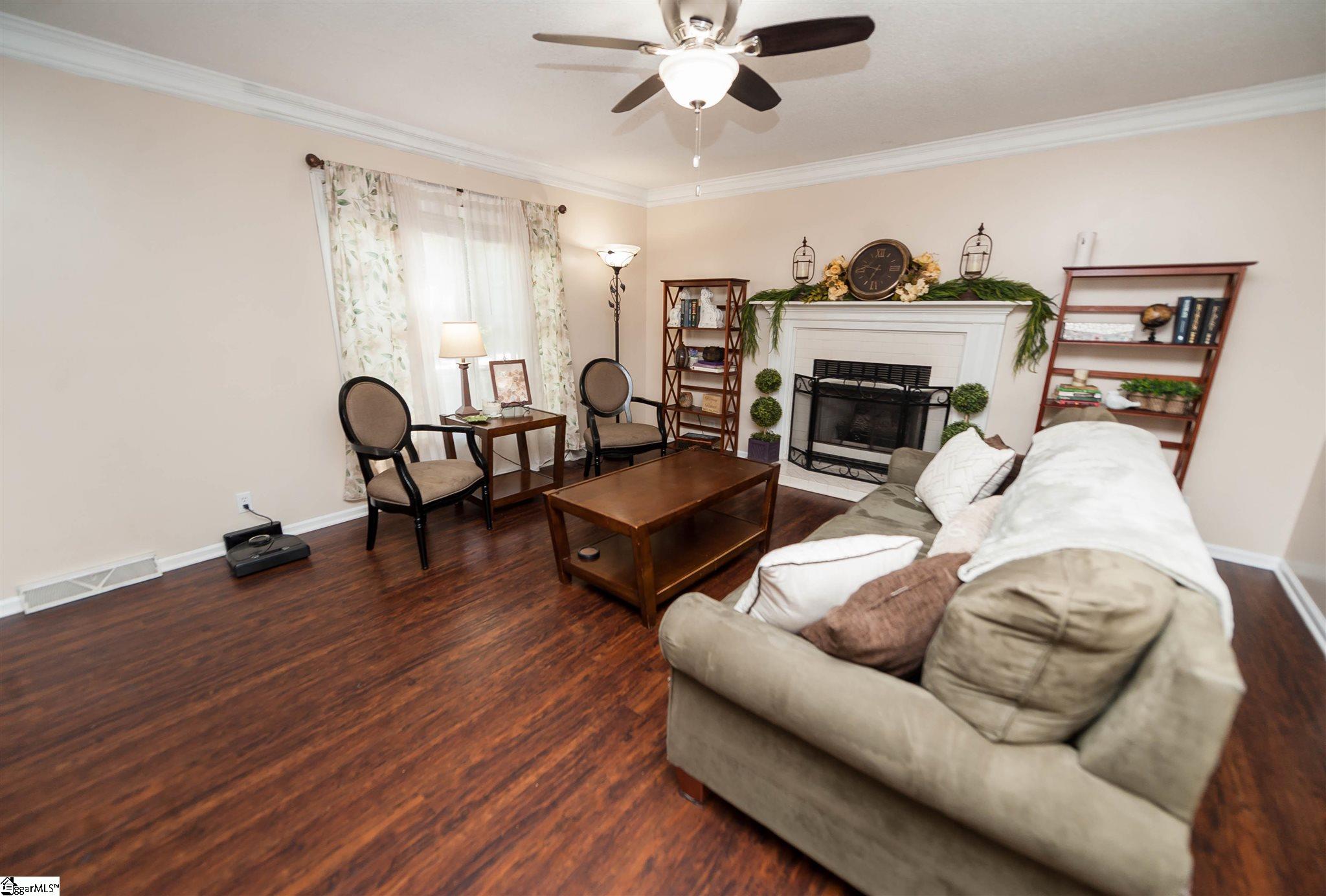 228 Hardwood Road Greenville, SC 29607 - Photo 4 of 29 Gallery Image 4