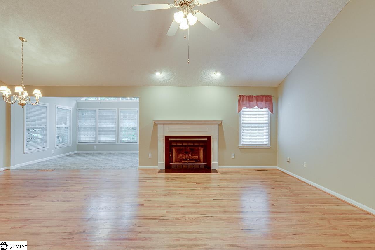 16 Summer Hill Road Simpsonville, SC 29681 - Photo 8 of 29 Gallery Image 8