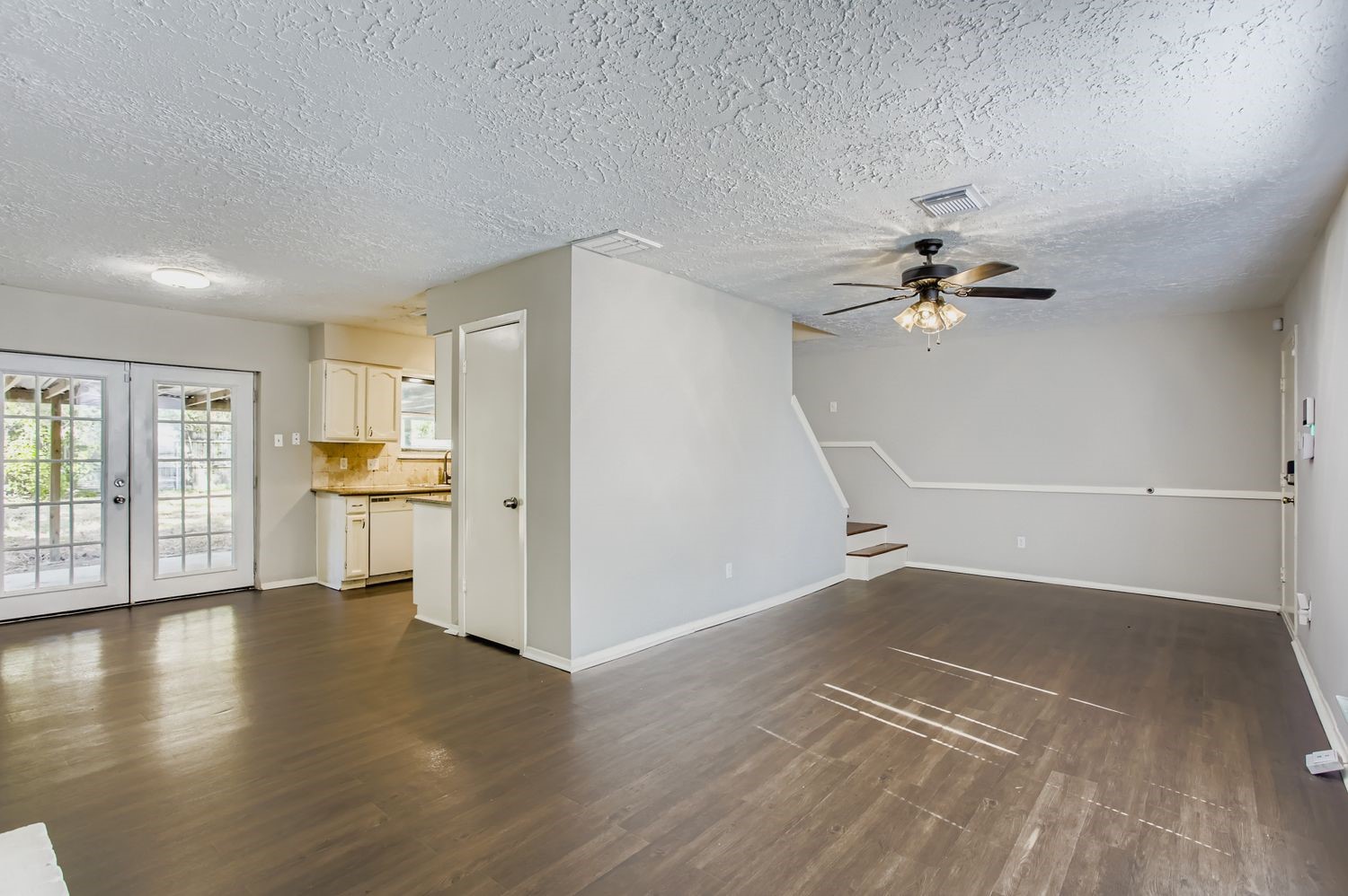 9506 Landry Boulevard Spring, TX 77379 - Photo 5 of 25 Living Room