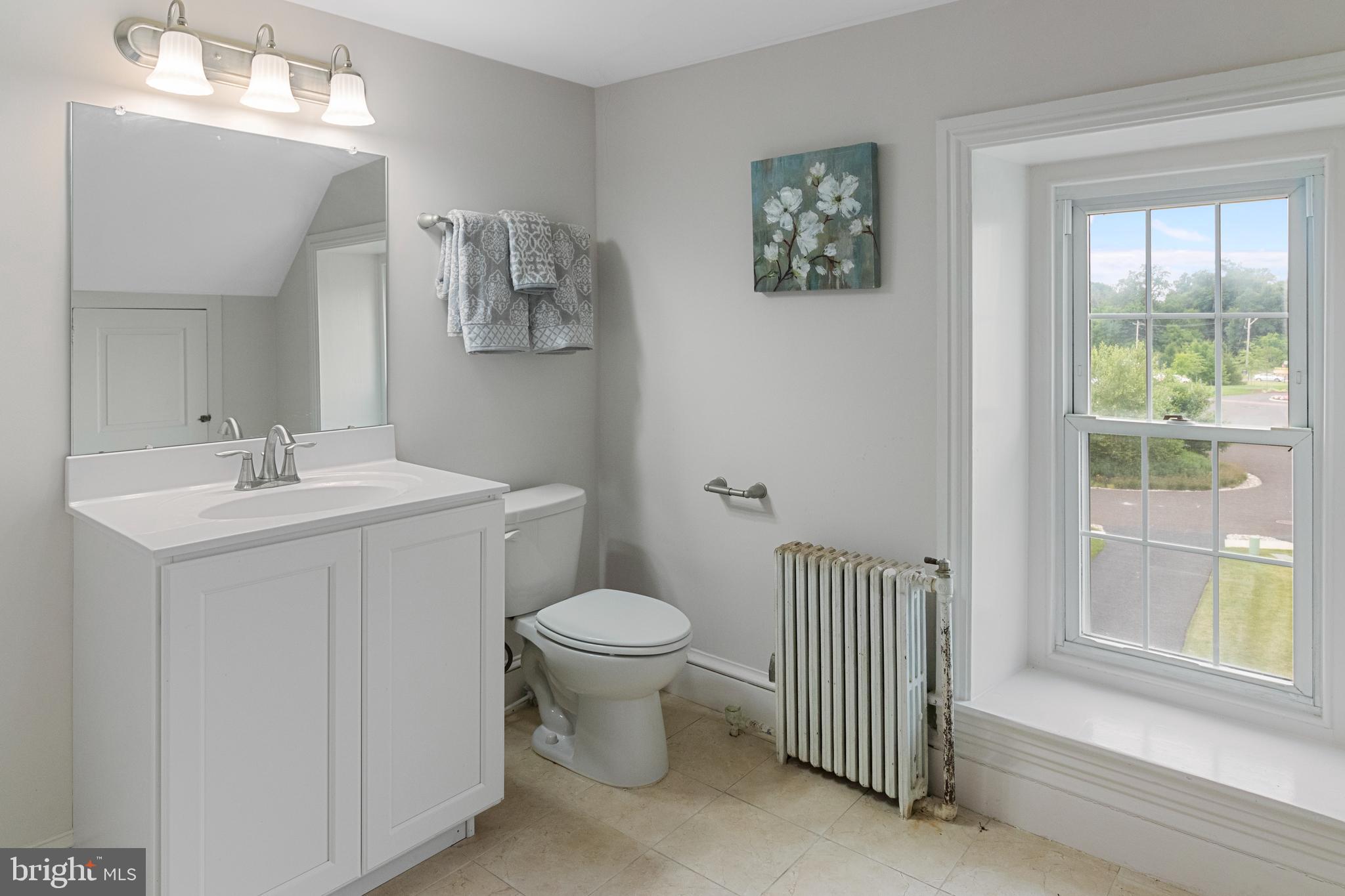 11 Silver Maple Drive Doylestown, PA 18901 - Photo 25 of 27 HALLWAY FULL BATH