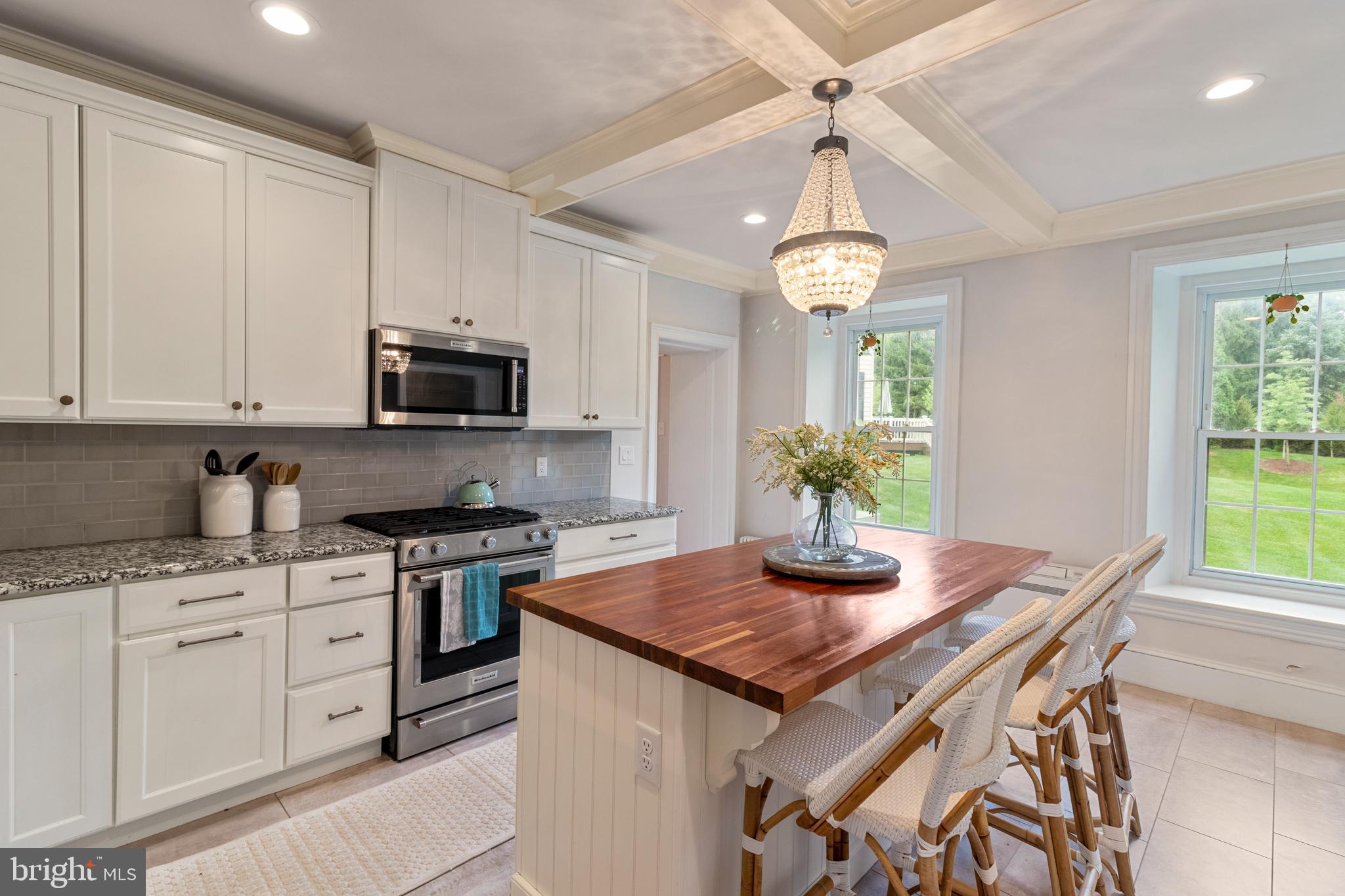 11 Silver Maple Drive Doylestown, PA 18901 - Photo 4 of 27 BRIGHT AND AIRY