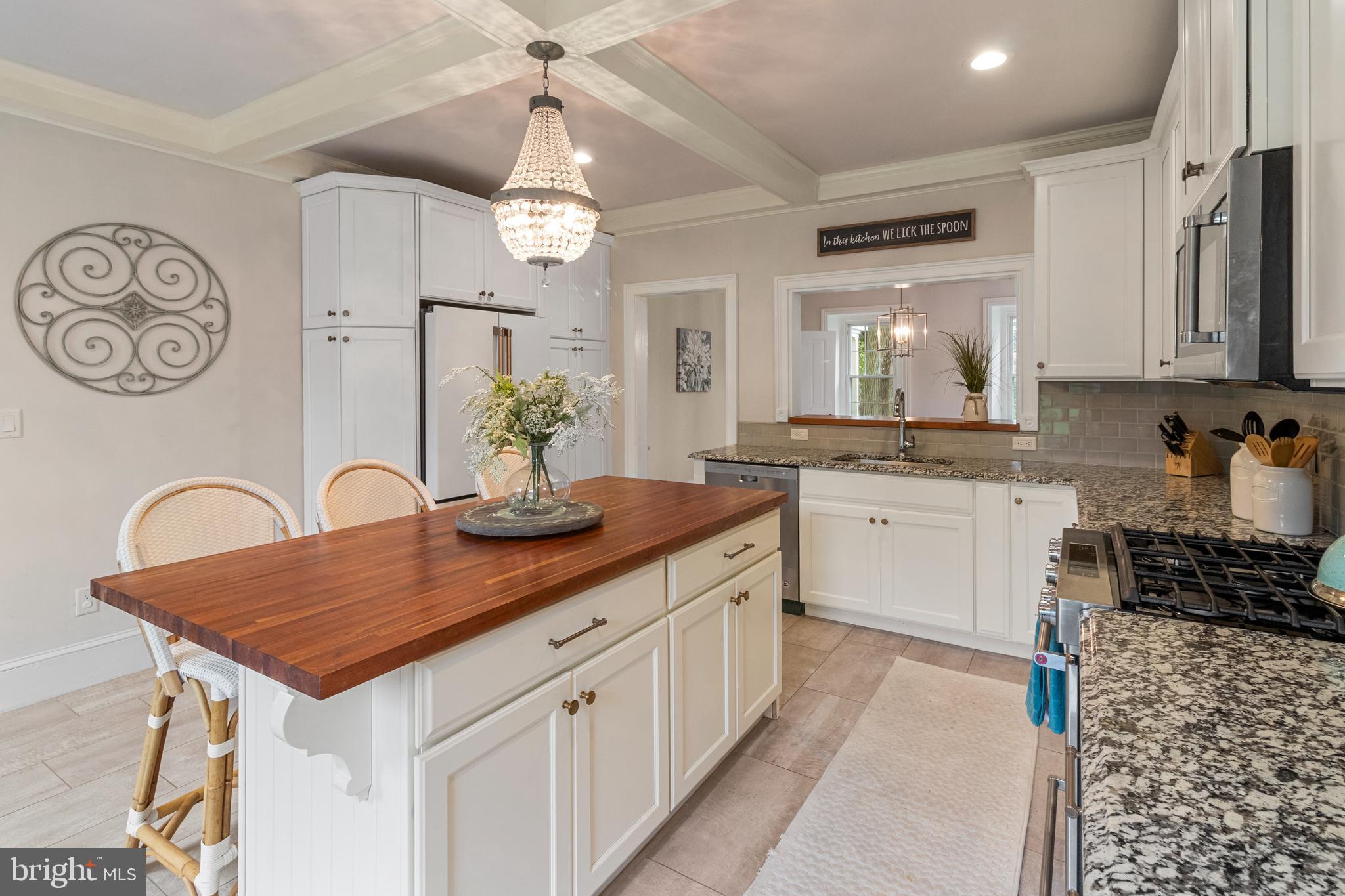 11 Silver Maple Drive Doylestown, PA 18901 - Photo 5 of 27 LARGE BUTCHER BLOCK ISLAND