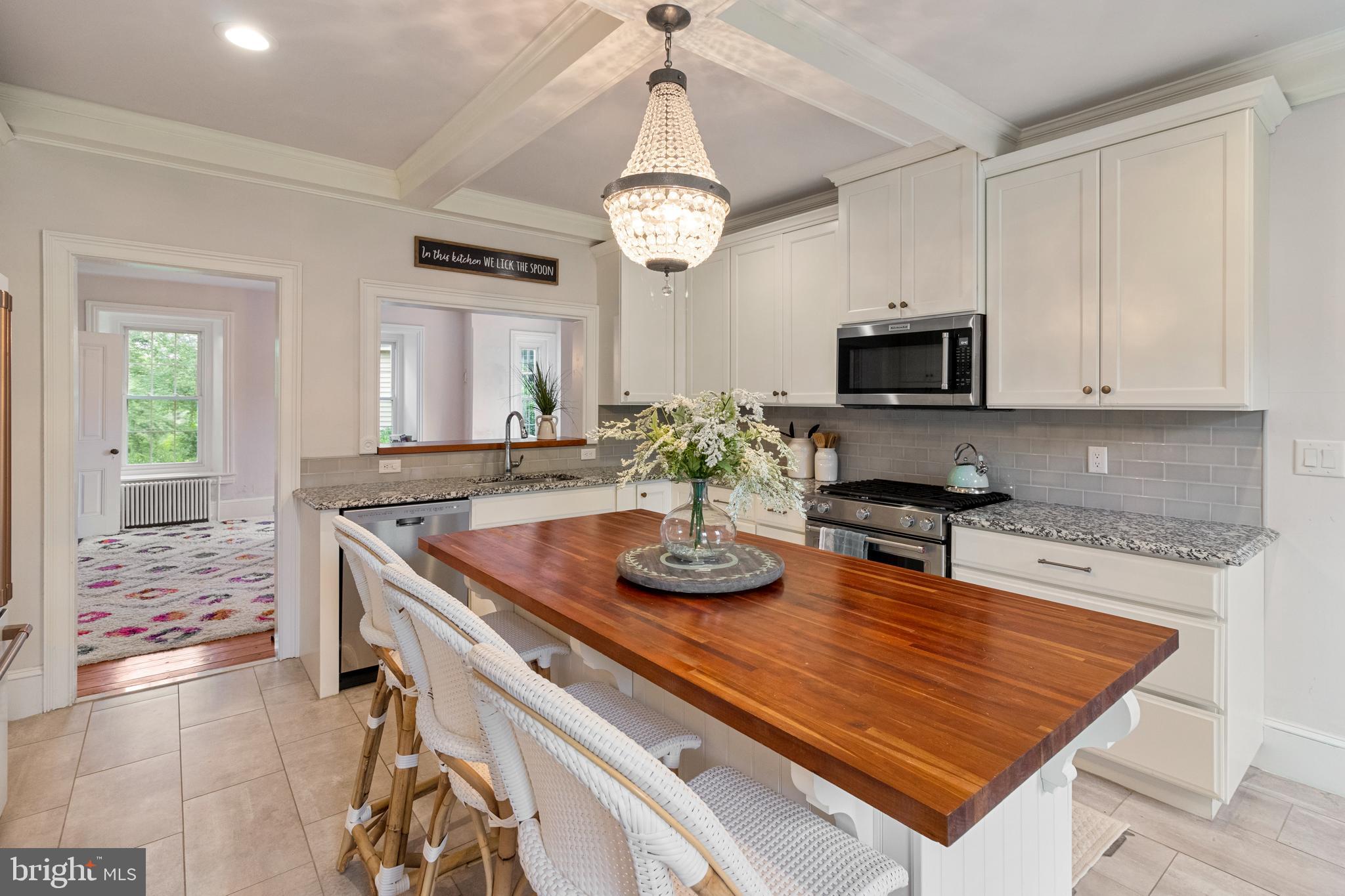11 Silver Maple Drive Doylestown, PA 18901 - Photo 6 of 27 NEWLY UPDATED KITCHEN