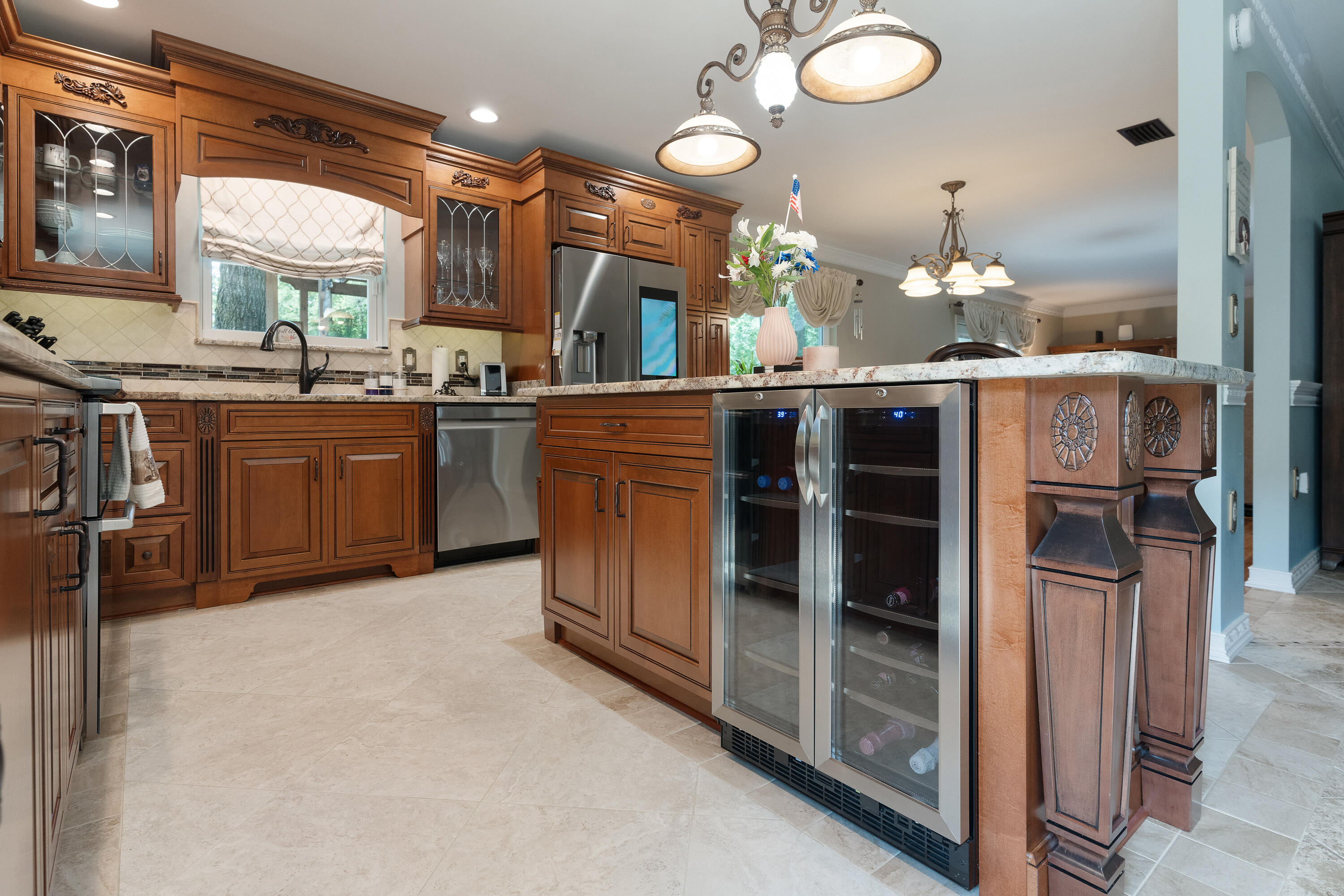 149 Raintree Boulevard Niceville, FL 32578 - Photo 13 of 72 a bathroom with a sink and a mirror