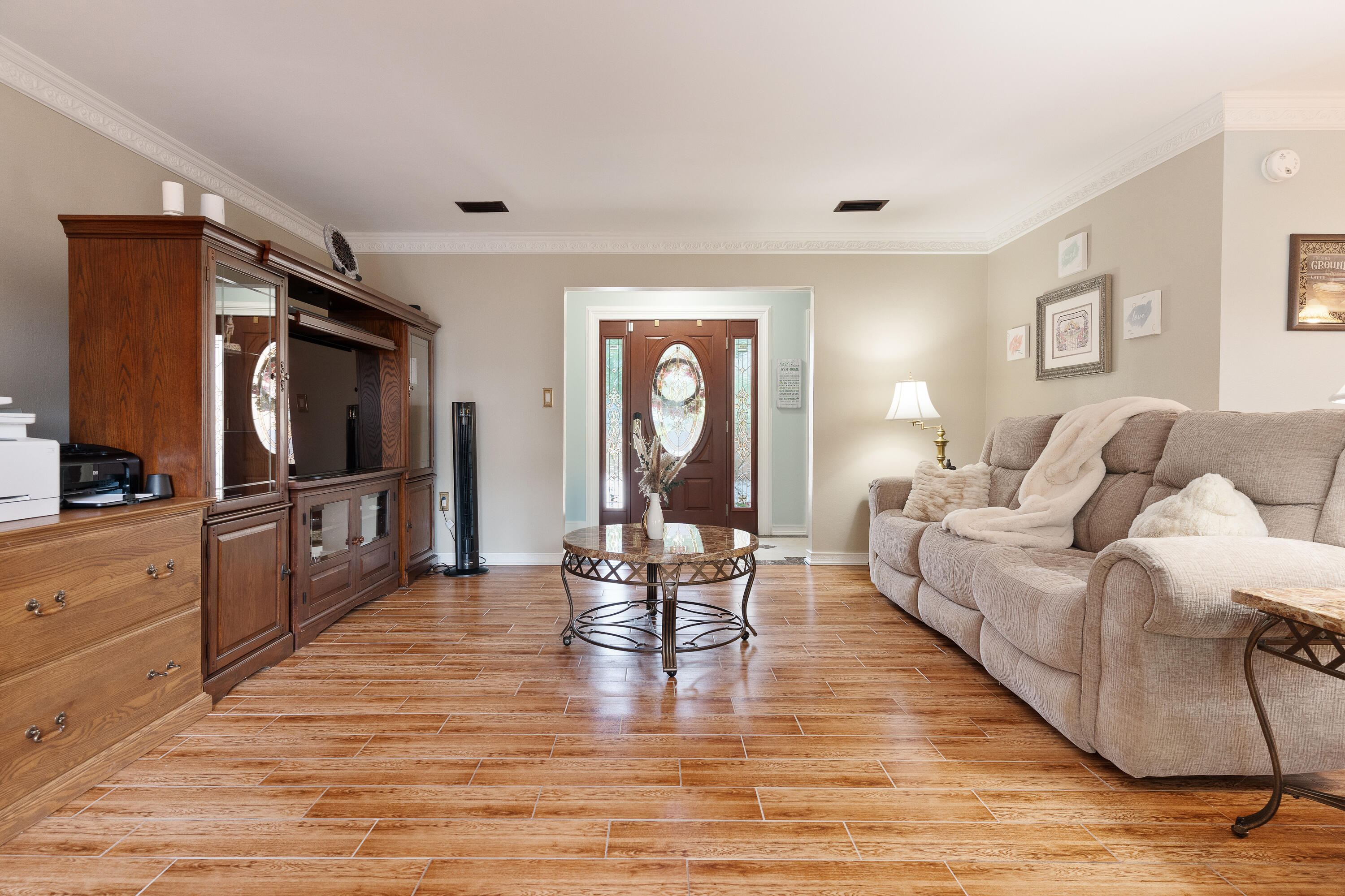 149 Raintree Boulevard Niceville, FL 32578 - Photo 24 of 72 7.1 Living Room