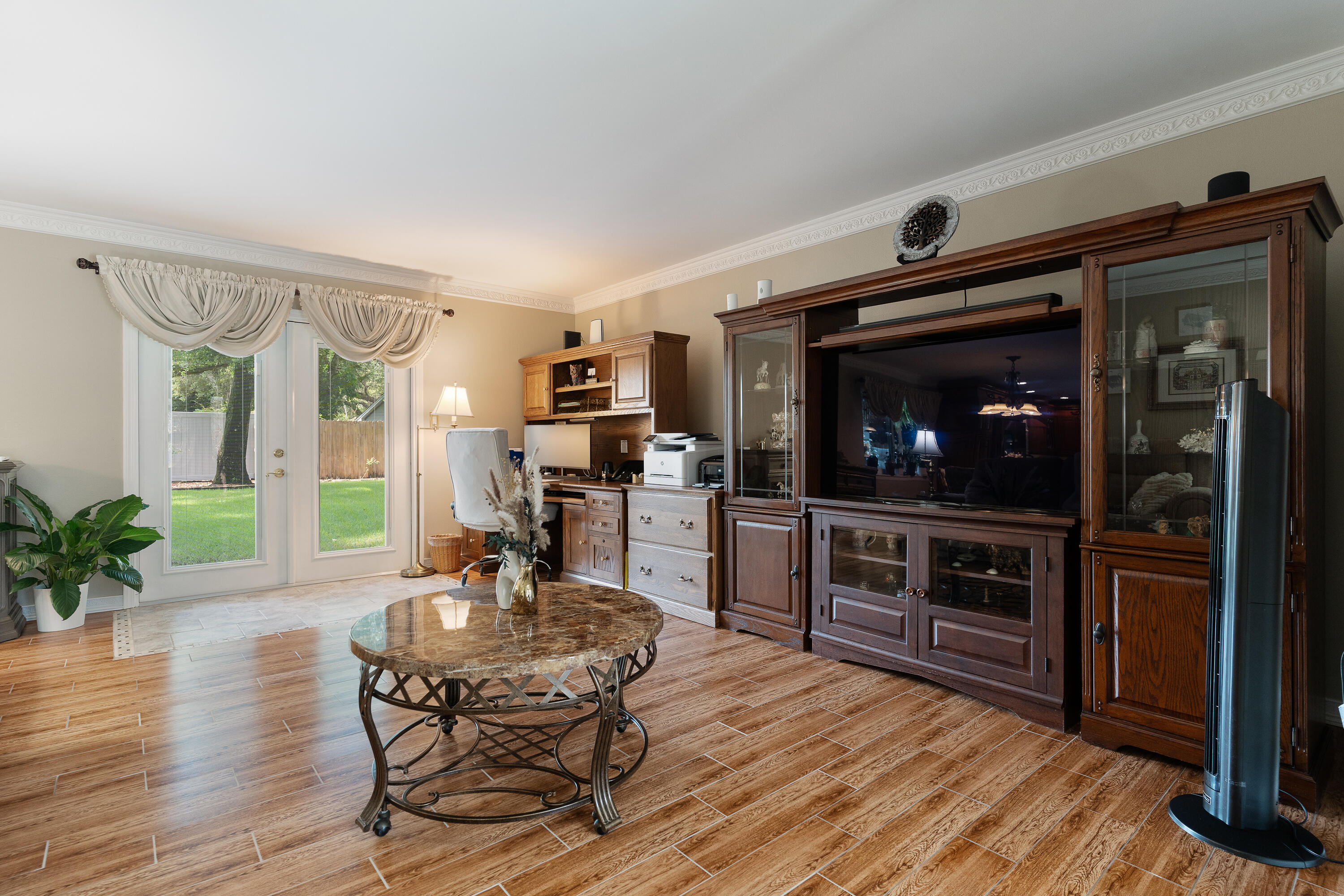 149 Raintree Boulevard Niceville, FL 32578 - Photo 25 of 72 7.2 Living Room