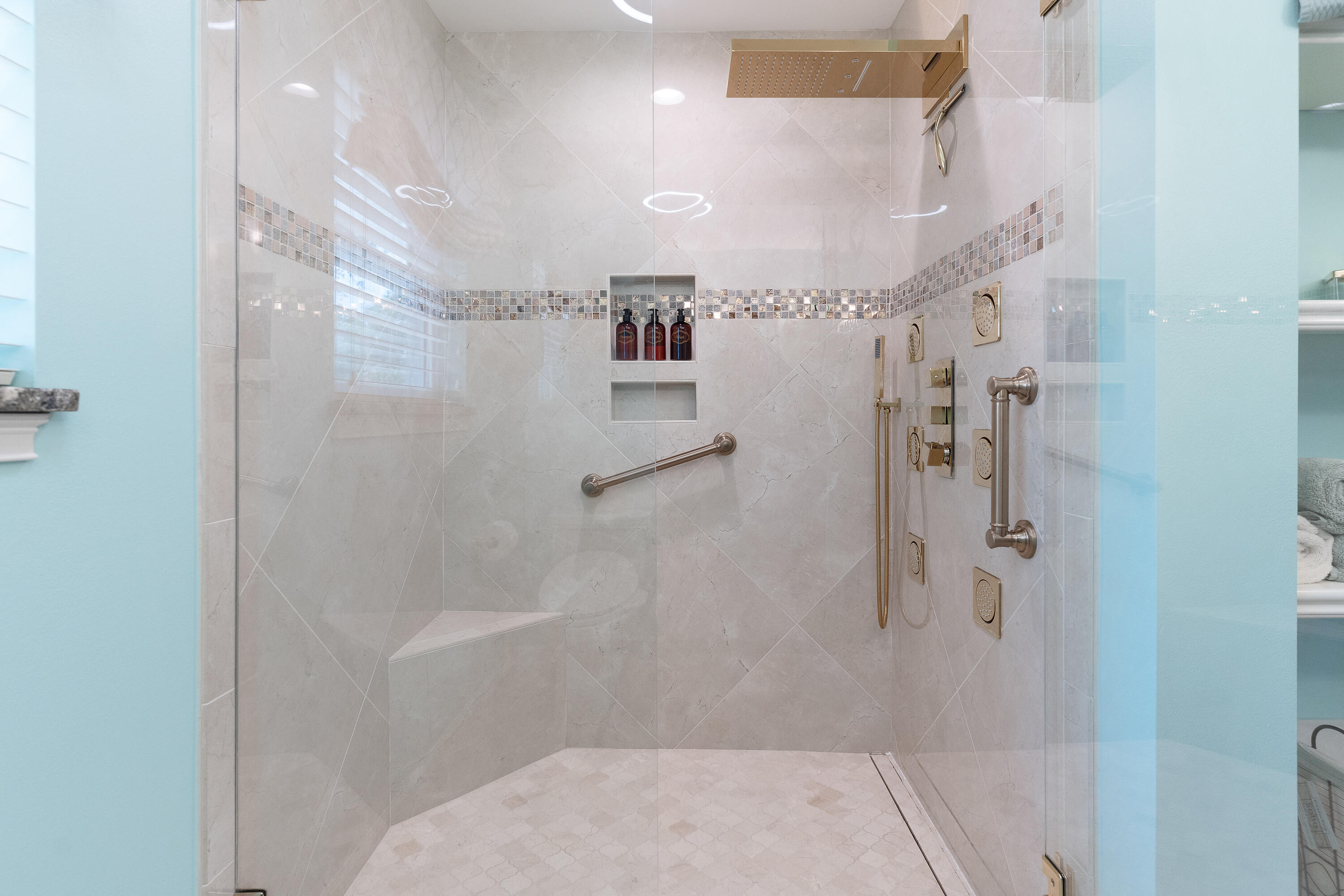 149 Raintree Boulevard Niceville, FL 32578 - Photo 43 of 72 a bathroom with a shower