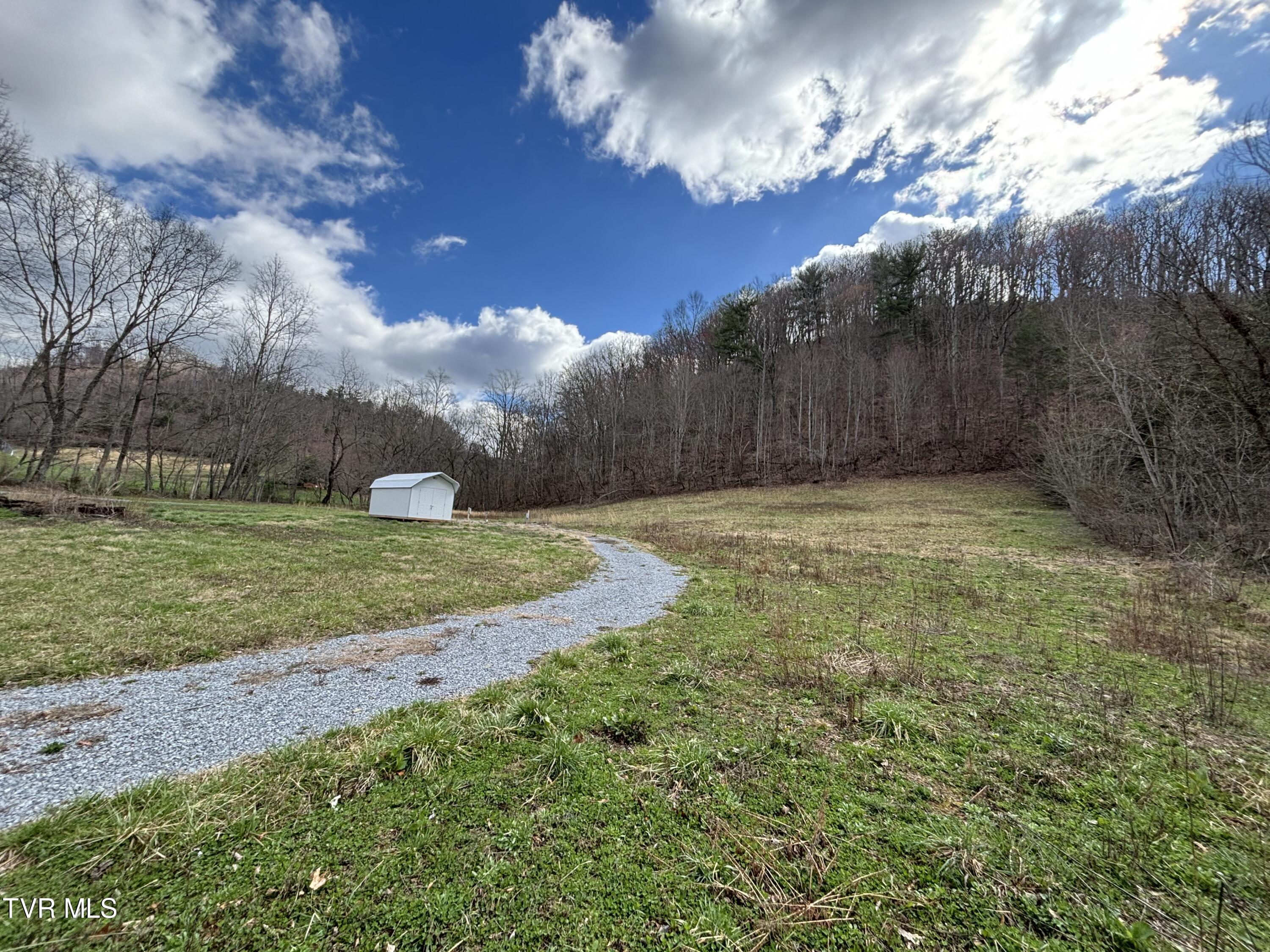 166 Holston Mountain Road Elizabethton, TN 37643 - Photo 11 of 25 IMG_0270