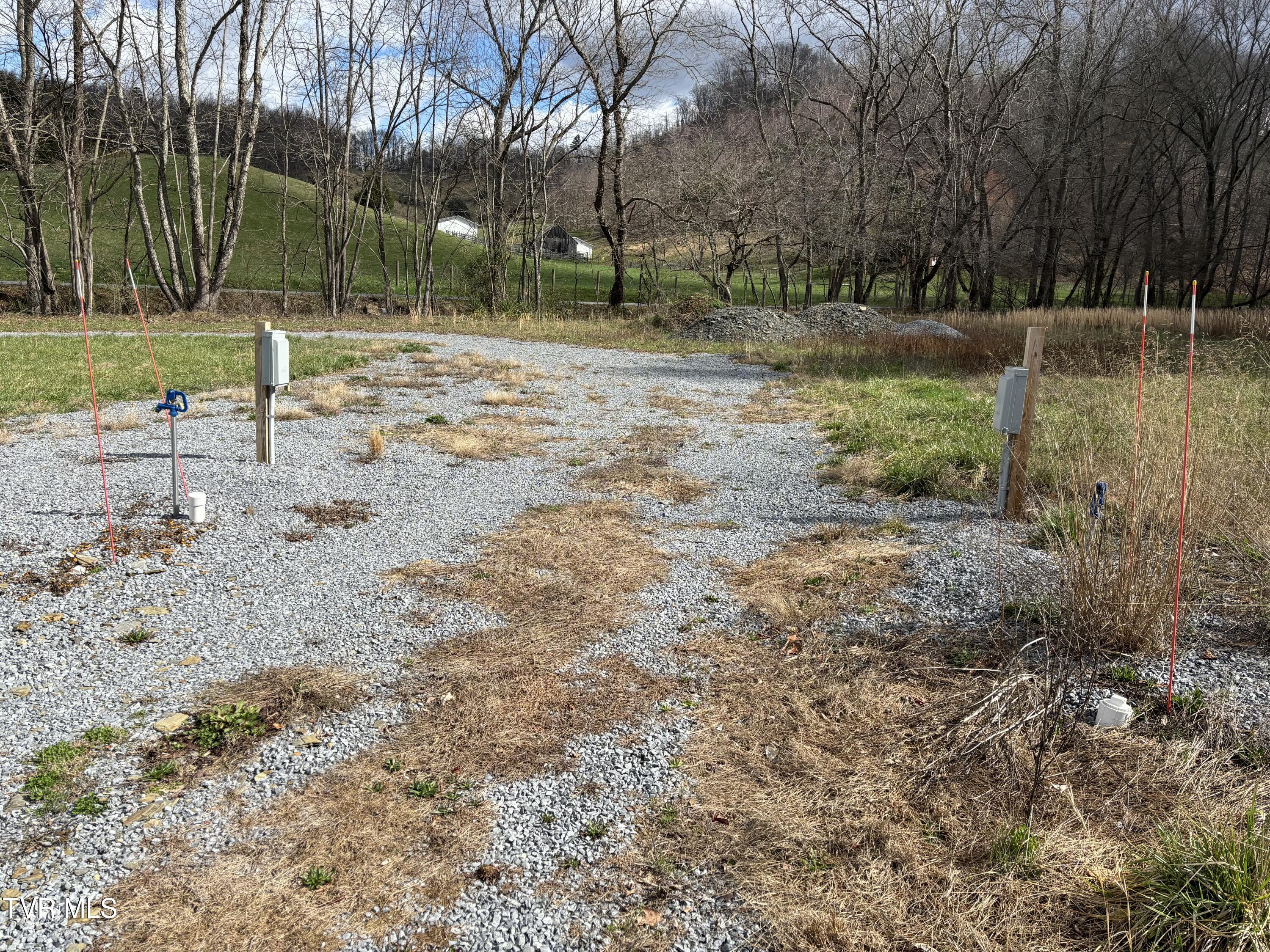 166 Holston Mountain Road Elizabethton, TN 37643 - Photo 5 of 25 IMG_0265