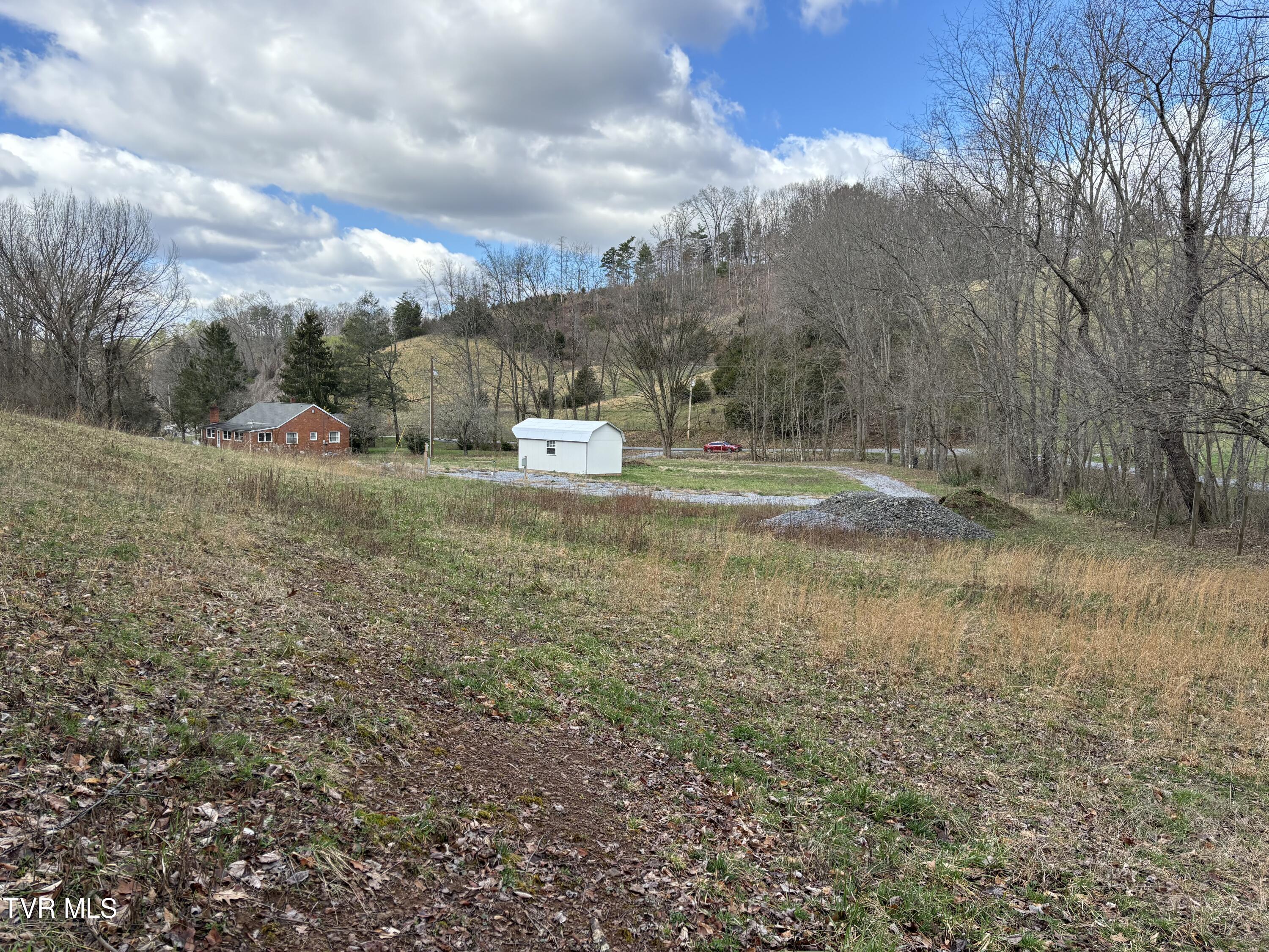 166 Holston Mountain Road Elizabethton, TN 37643 - Photo 10 of 25 IMG_0267