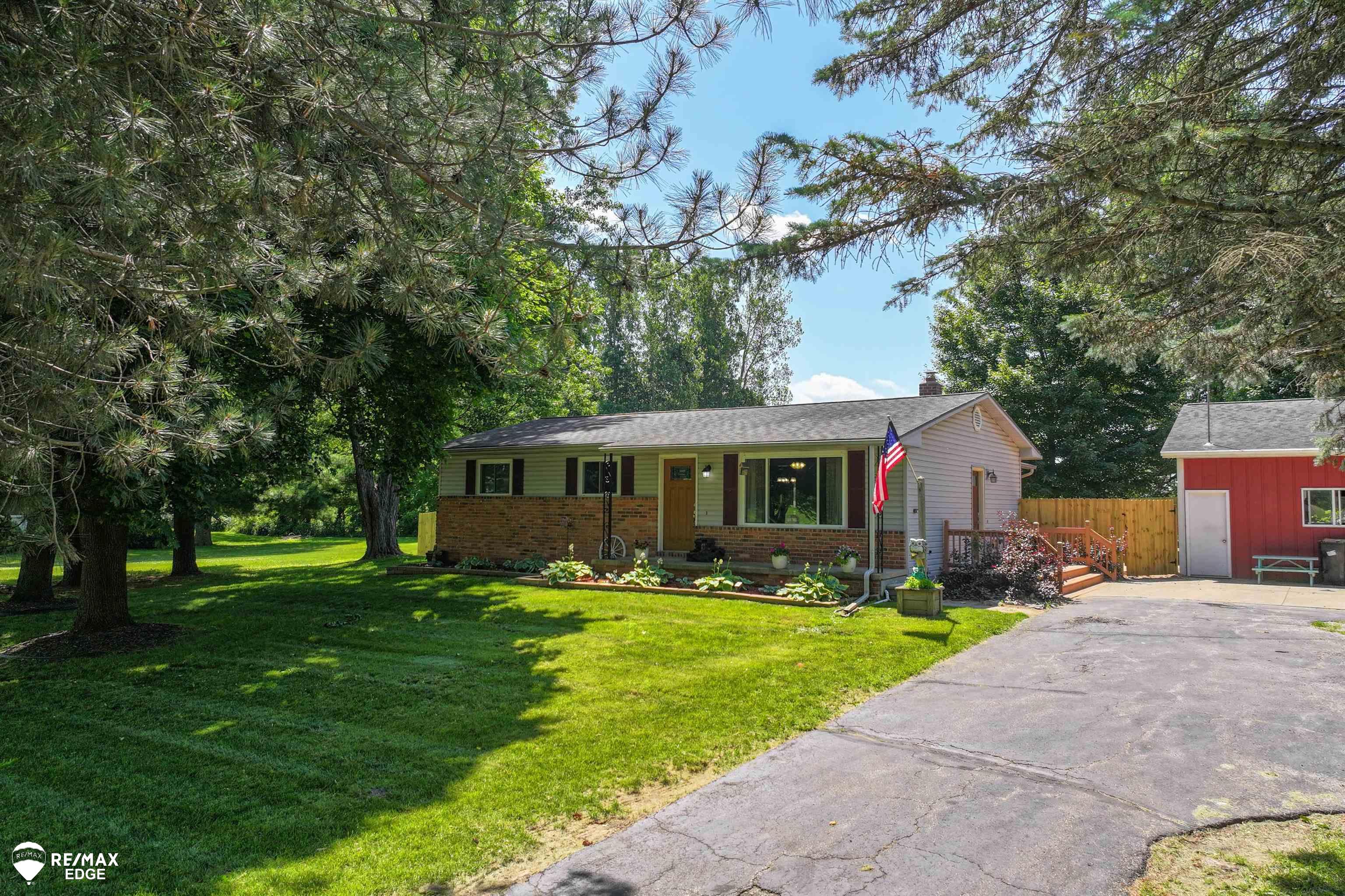 7226 Junction Road Frankenmuth, MI 48734 - Photo 1 of 45 50180011-4aefc3e6-0204-4a62-85a0-6783a62c31c8.JPG