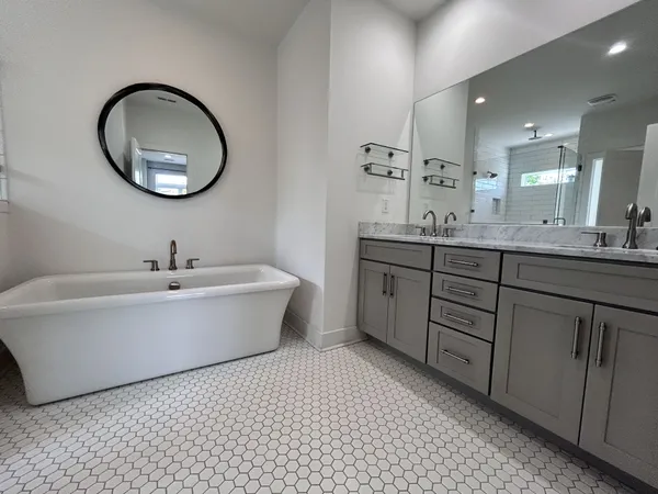 $4,500 | 913 B 14th Avenue South, Nashville, TN 37212