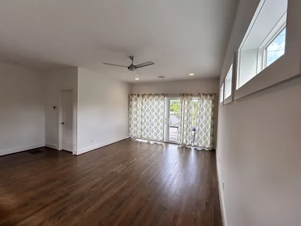 $4,500 | 913 B 14th Avenue South, Nashville, TN 37212