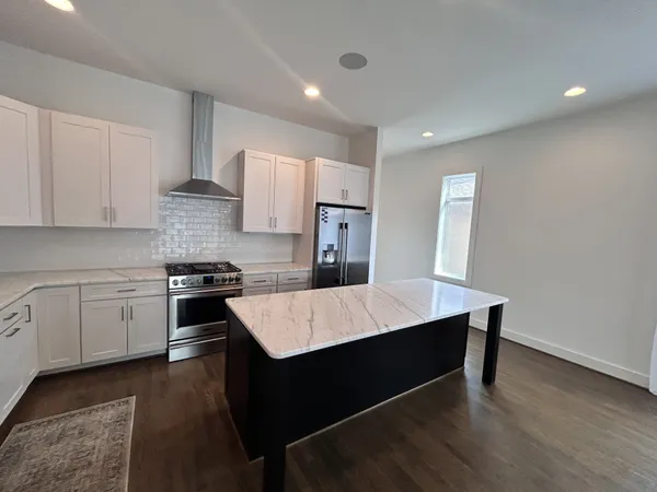 $4,500 | 913 B 14th Avenue South, Nashville, TN 37212