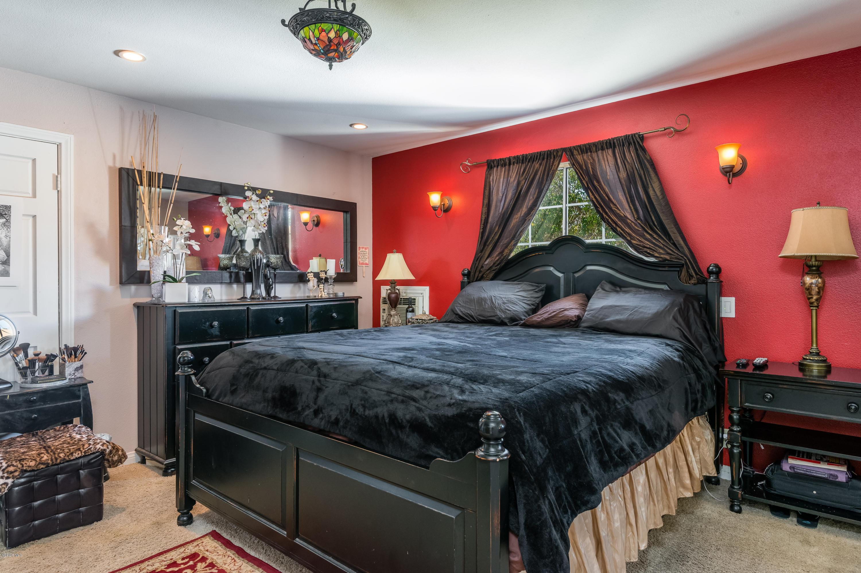 1211 Gallatin Place Oxnard, CA 93030 - Photo 11 of 18 011_Master Bedroom