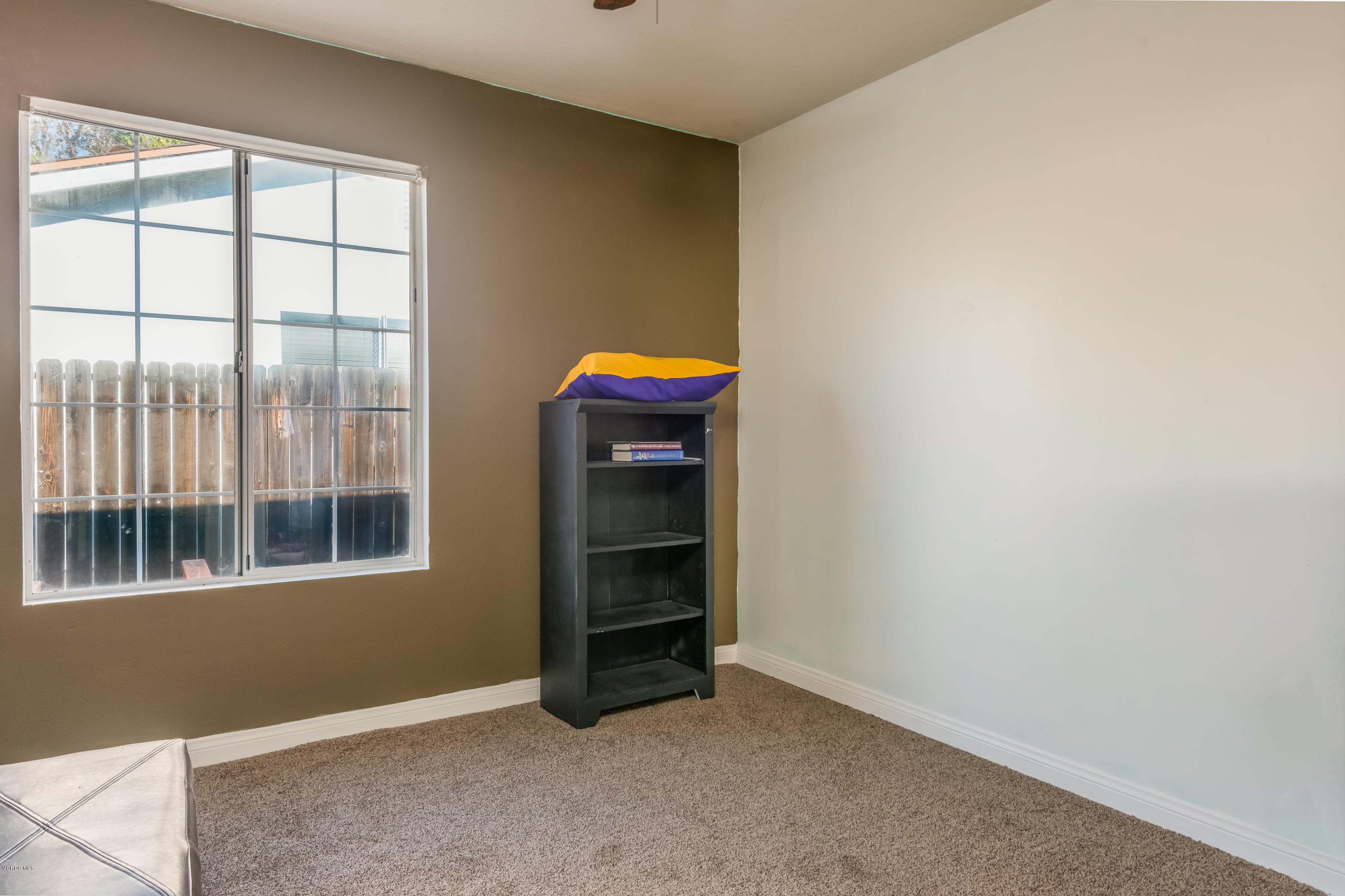 1211 Gallatin Place Oxnard, CA 93030 - Photo 15 of 18 015_Bedroom 3