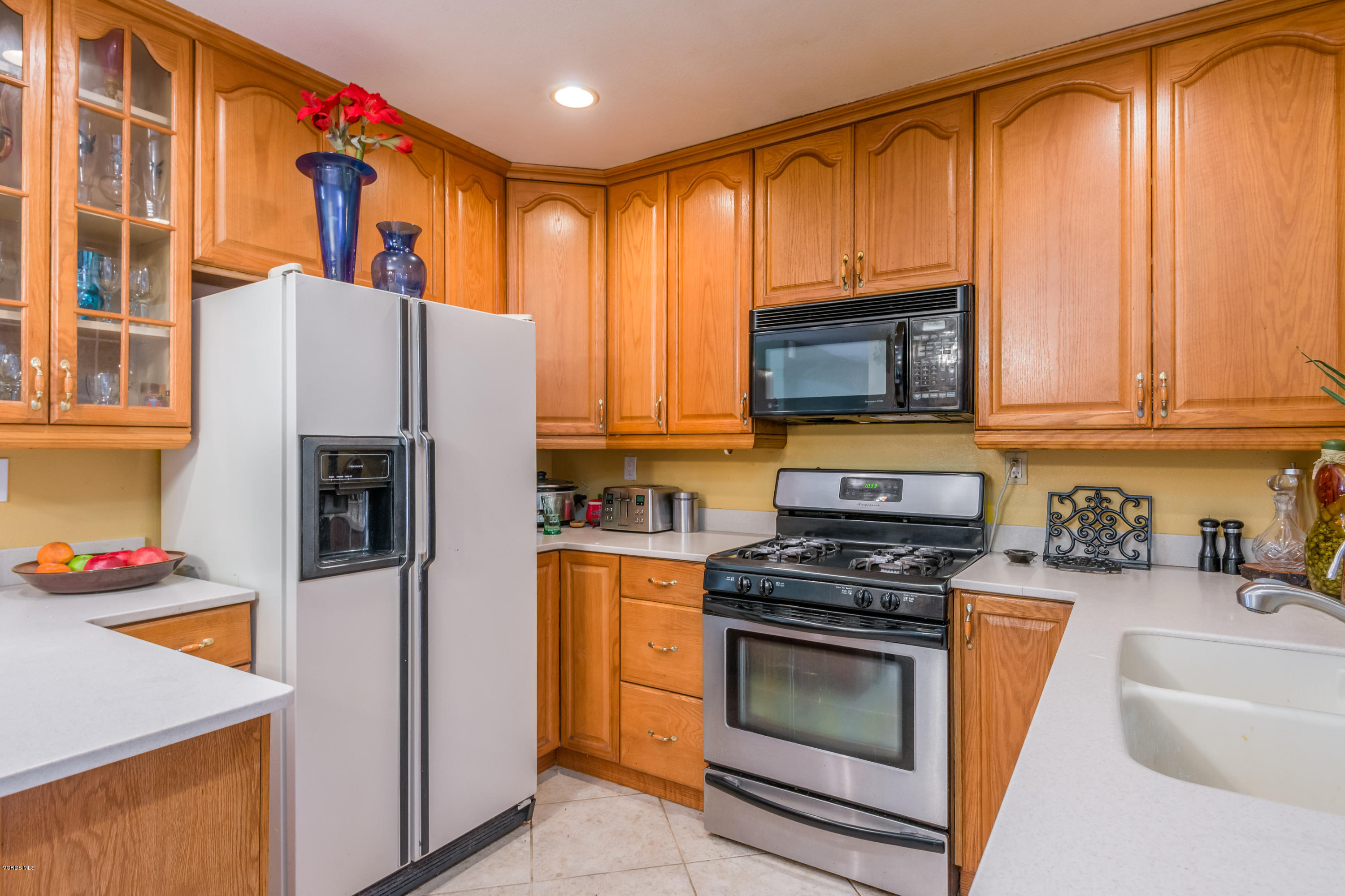 1211 Gallatin Place Oxnard, CA 93030 - Photo 9 of 18 009_Kitchen