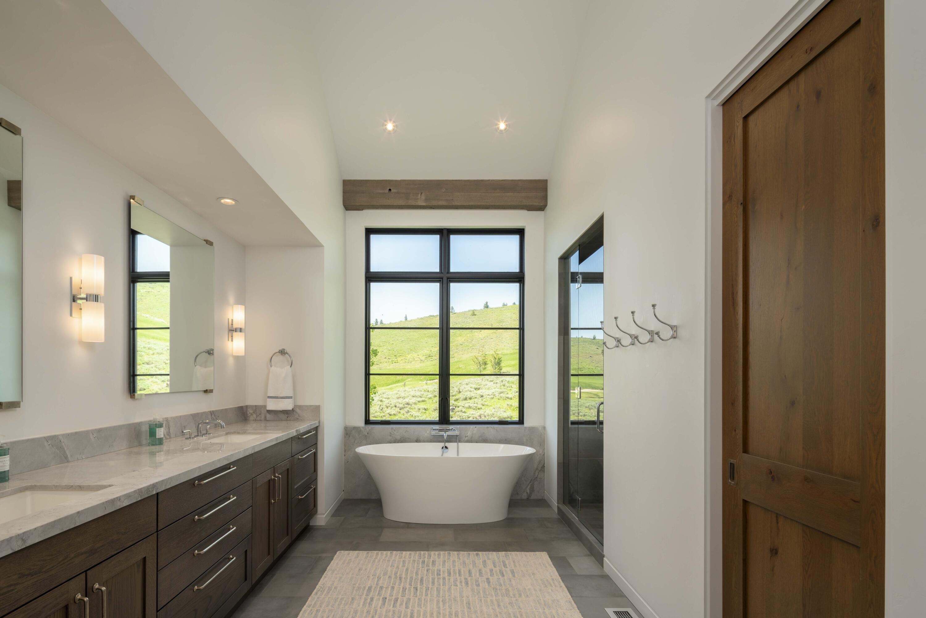 305 Diamond Back Road Sun Valley, ID 83353 - Photo 16 of 28 Primary bath
