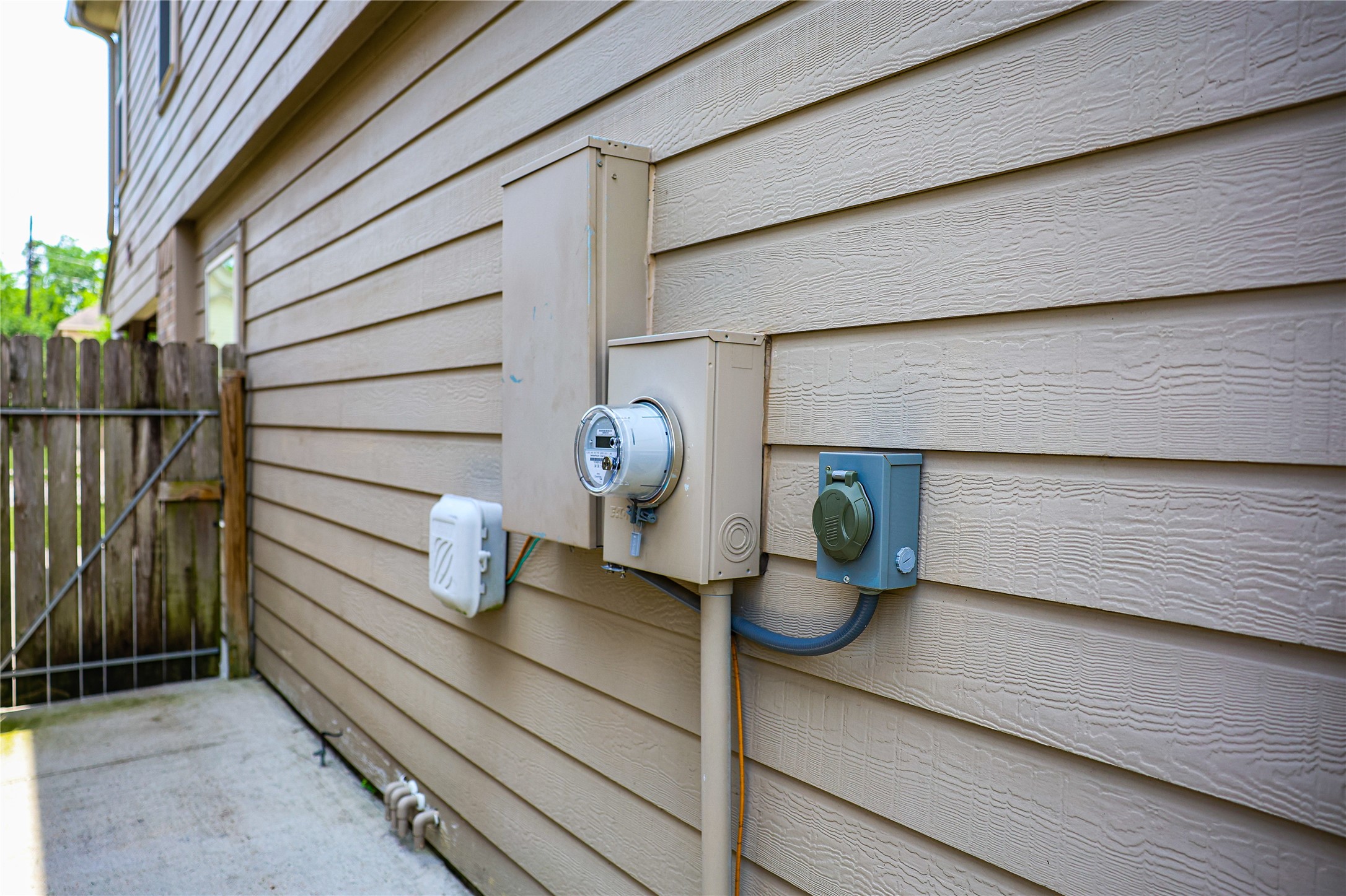 15631 South Fall Fern Circle Houston, TX 77044 - Photo 20 of 25 Electrical connection for a generator for added backup power convenience and peace of mind.
