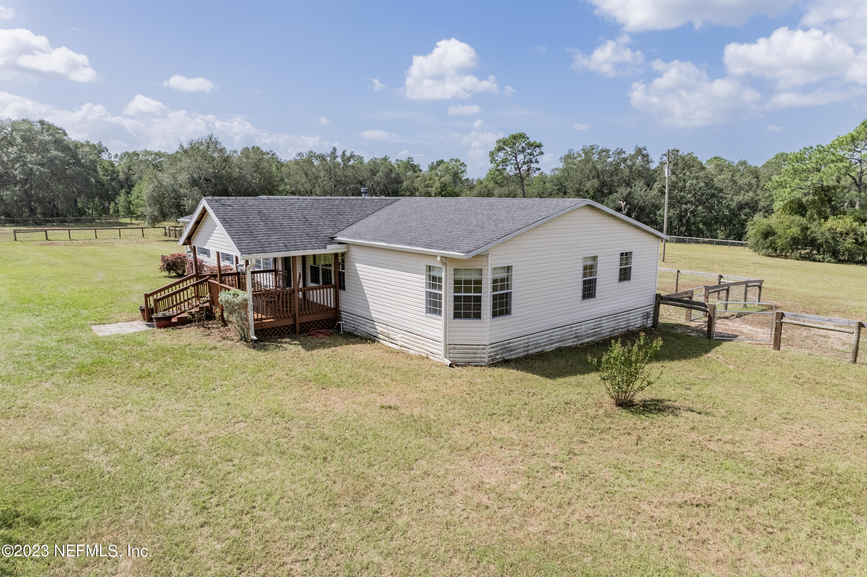 159 Goldie Road Melrose, FL 32666 - Photo 47 of 67 Side View