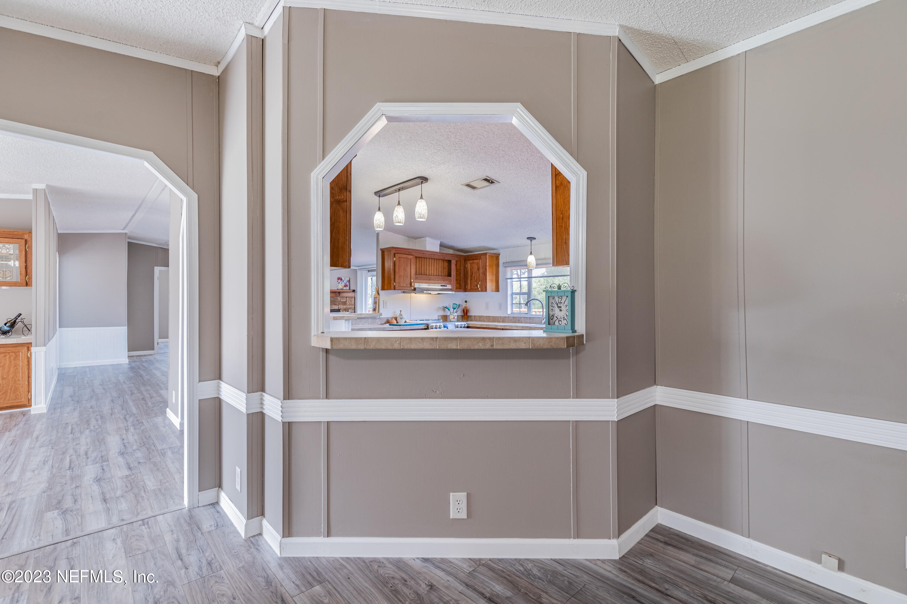 159 Goldie Road Melrose, FL 32666 - Photo 9 of 67 Kitchen Transom Window