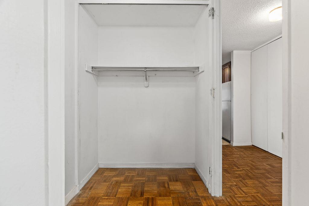 531 Main Street, Unit 504 Manhattan, NY 10044 - Photo 11 of 14 a view of room