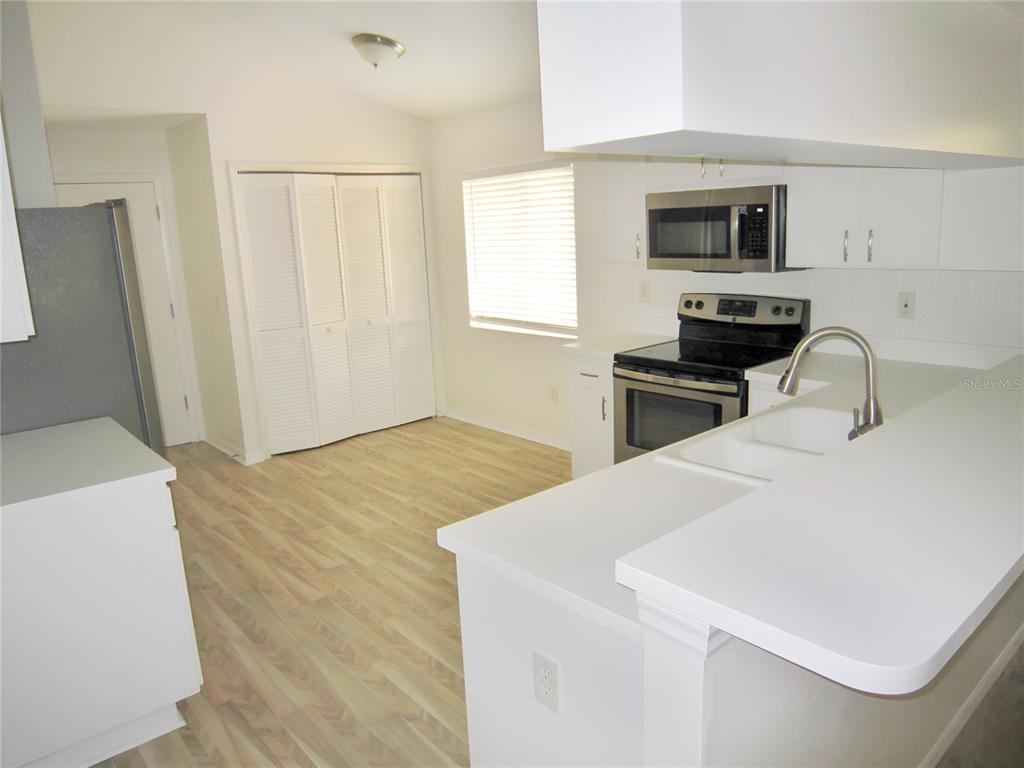 8536 Manassas Road Tampa, FL 33635 - Photo 5 of 10 KITCHEN