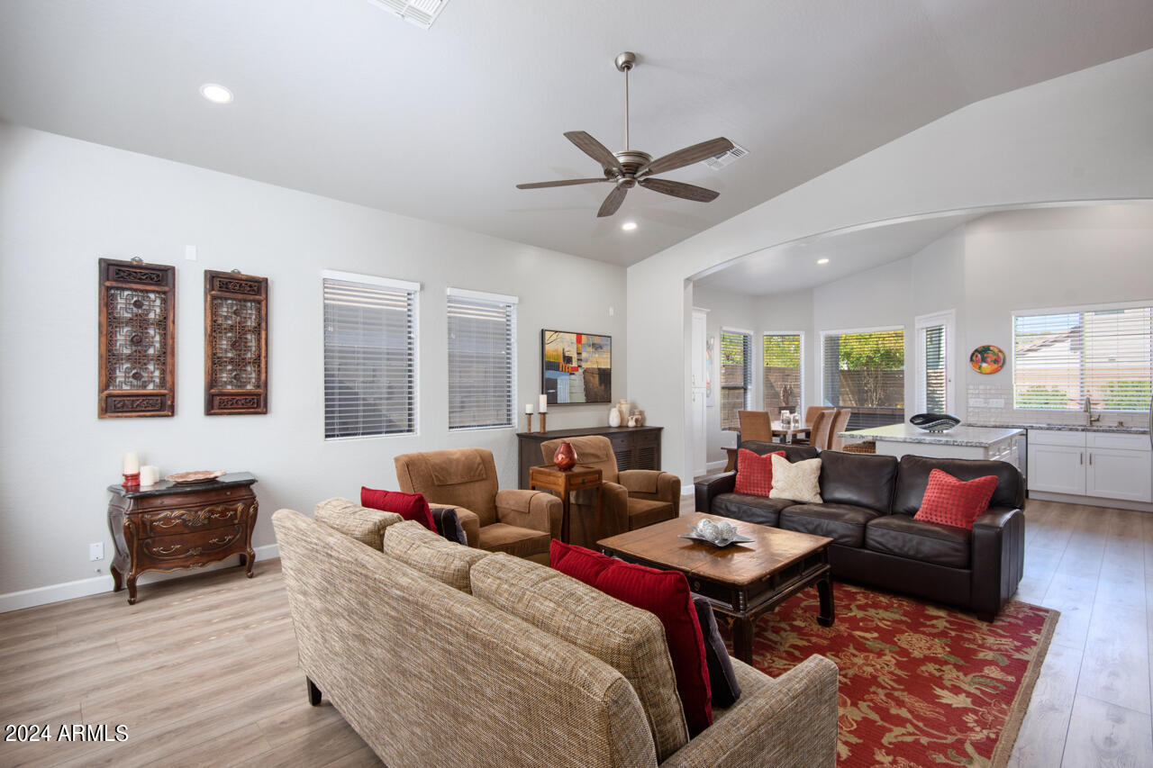 6534 West Rowel Road Phoenix, AZ 85083 - Photo 3 of 31 3-Great-Room