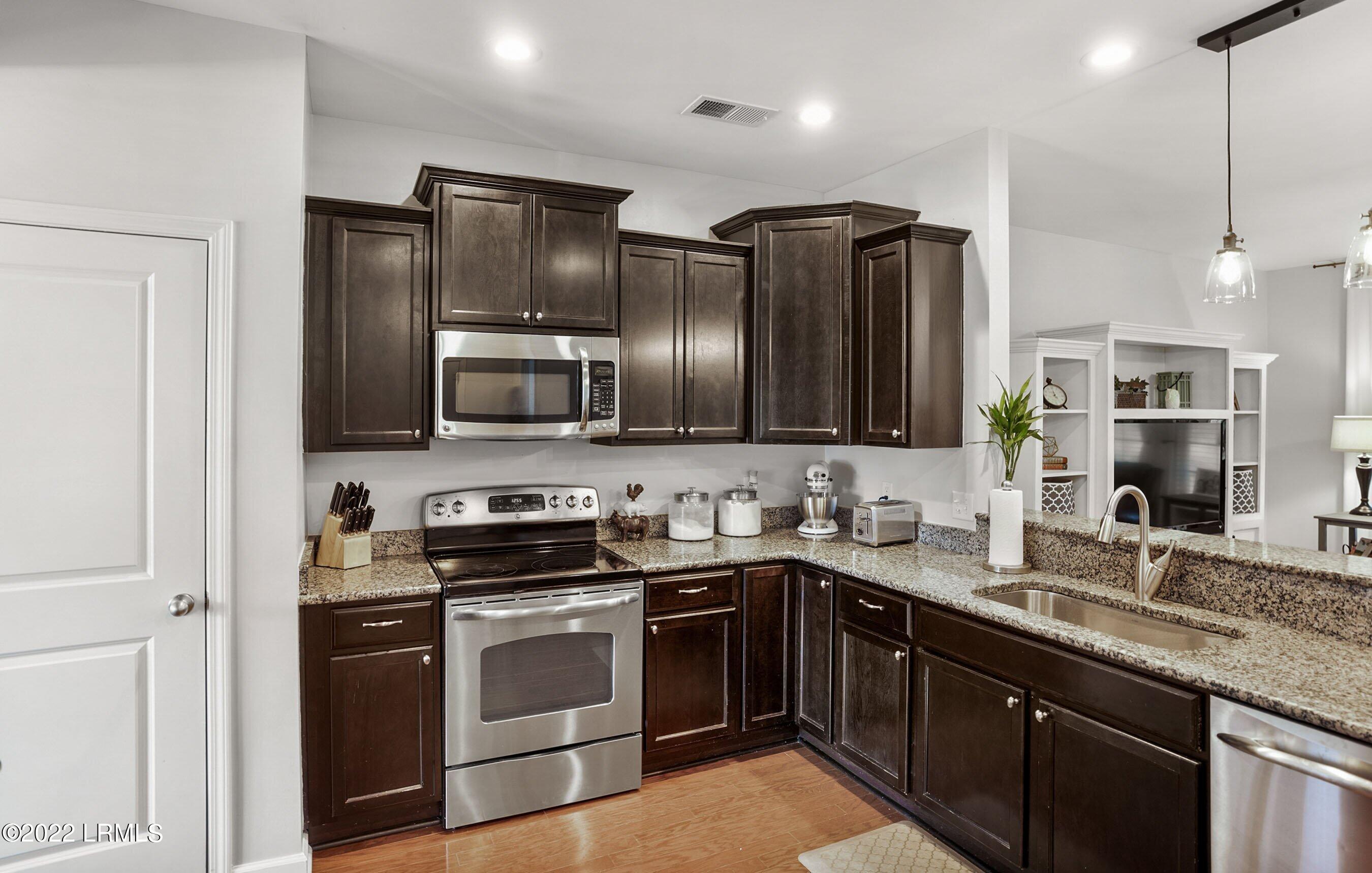 19 Congaree Way Beaufort, SC 29902 - Photo 8 of 48 DSC07414.jpg-SMALL