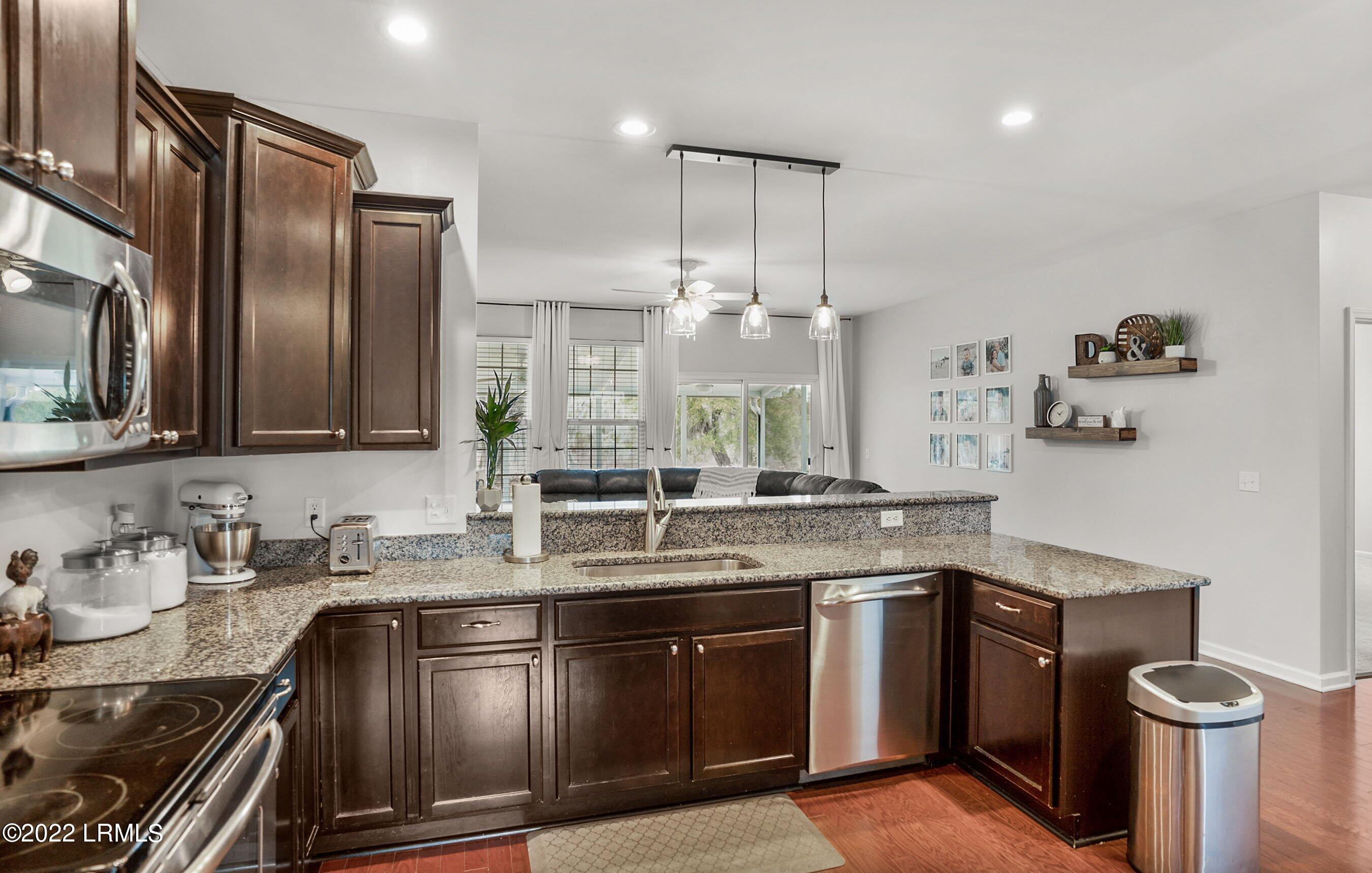 19 Congaree Way Beaufort, SC 29902 - Photo 9 of 48 DSC07404.jpg-SMALL