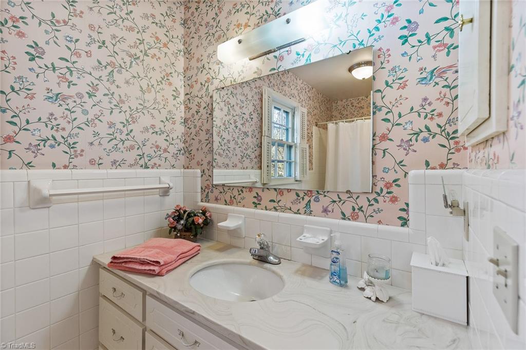 1502 Hobbs Road Greensboro, NC 27410 - Photo 24 of 34 Gallery Image 24