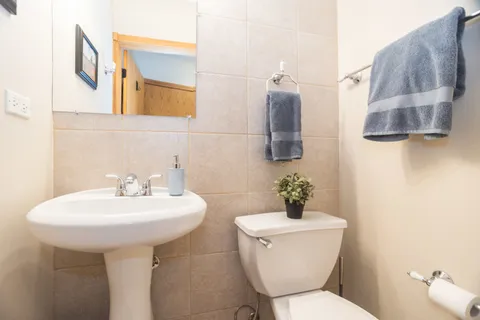 $350,000 | 6151 North Glenwood Avenue, Unit 205, Chicago, IL 60660
