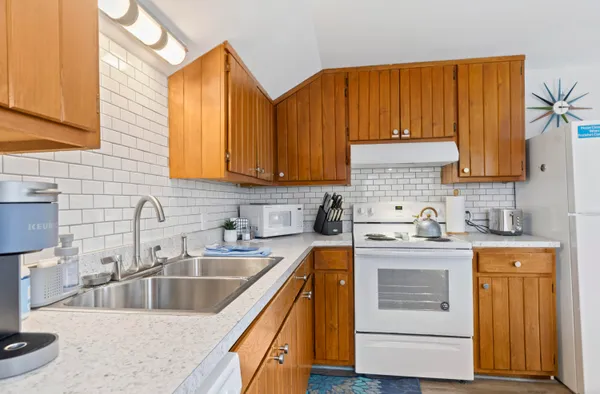 $610,000 | 706 Forest Avenue, Frankfort, MI 49635