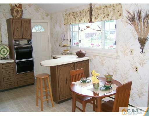 60 Drake Place Colonia, NJ 07067 - Photo 3 of 8 Gallery Image 3